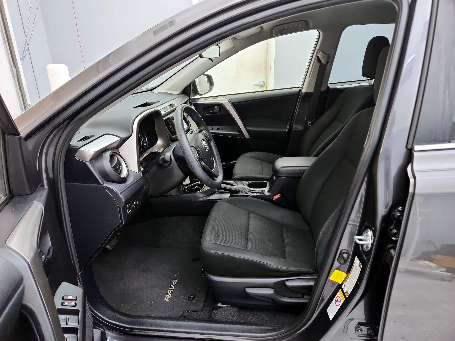 Thumbnail: 2018 Toyota RAV4 - 11