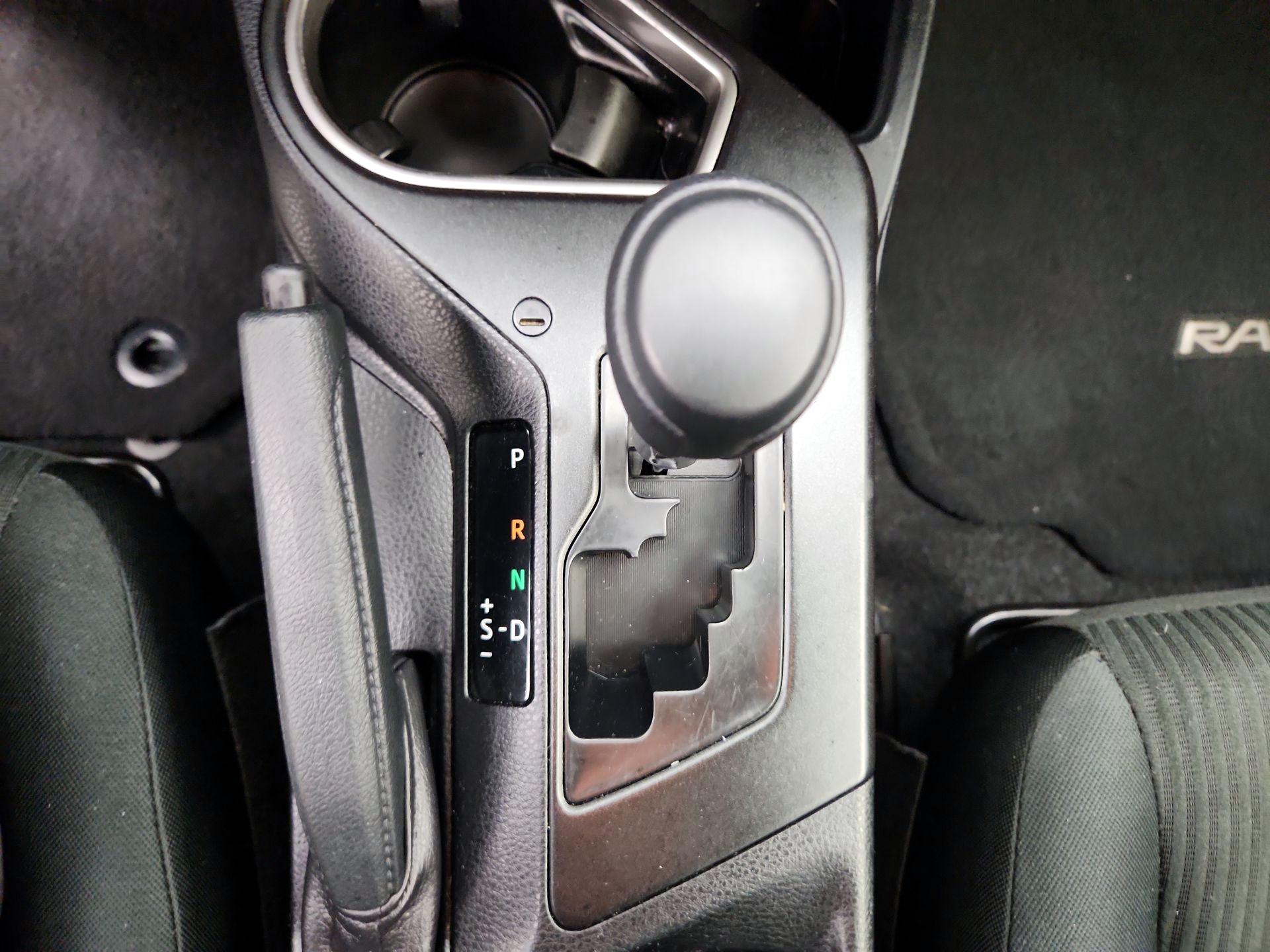 Thumbnail: 2018 Toyota RAV4 - 17