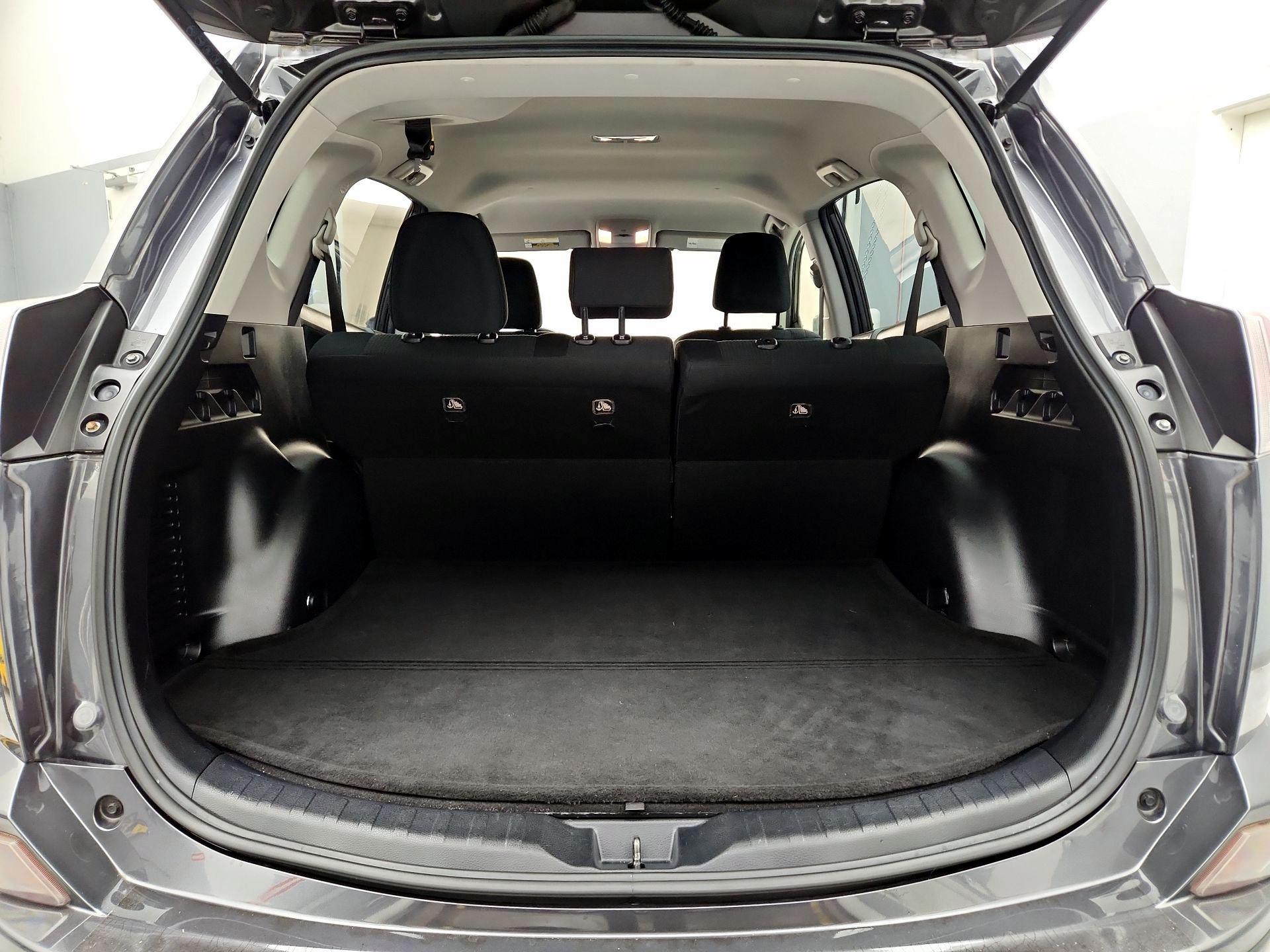 Thumbnail: 2018 Toyota RAV4 - 20