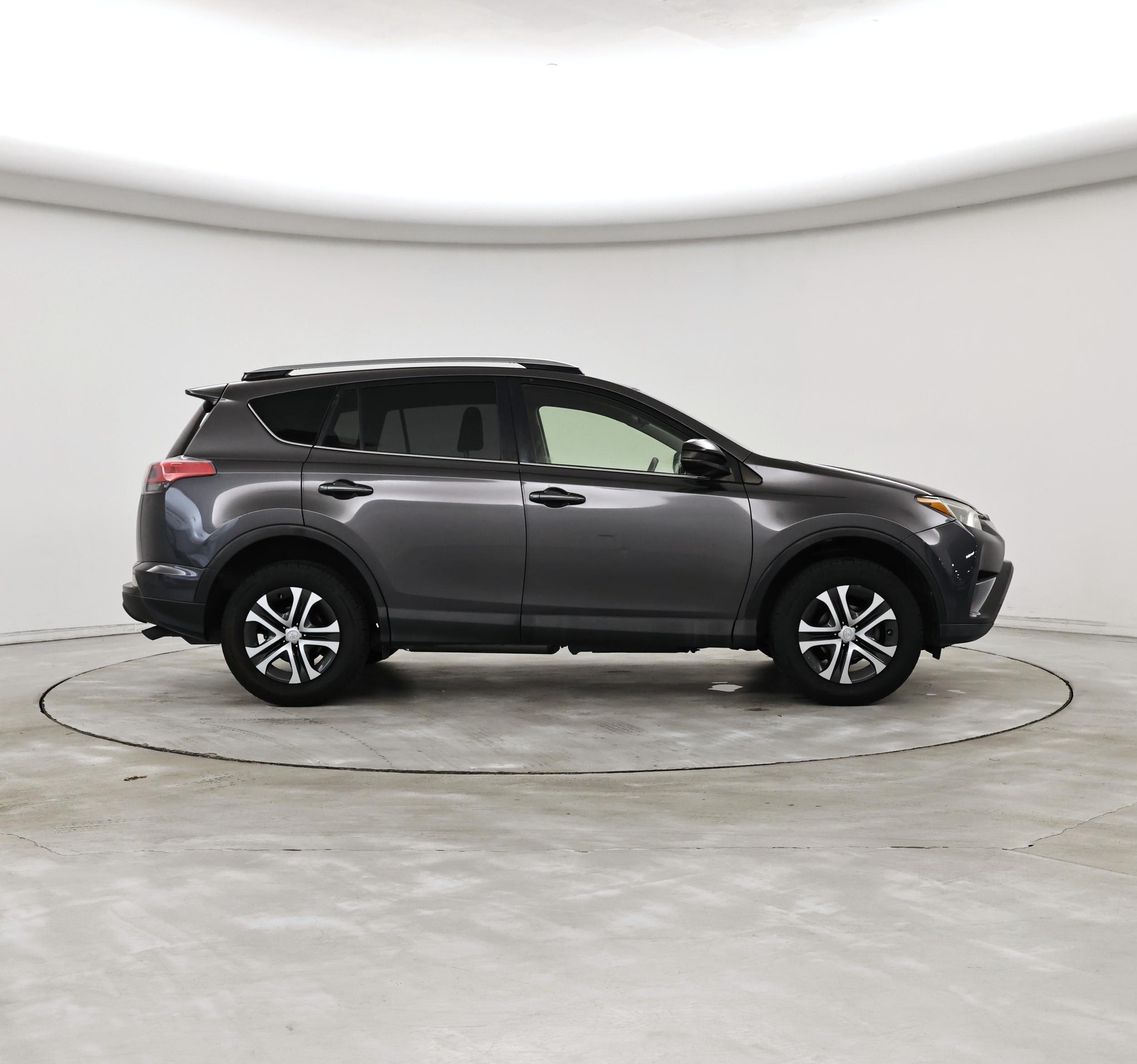 Thumbnail: 2018 Toyota RAV4 - 7