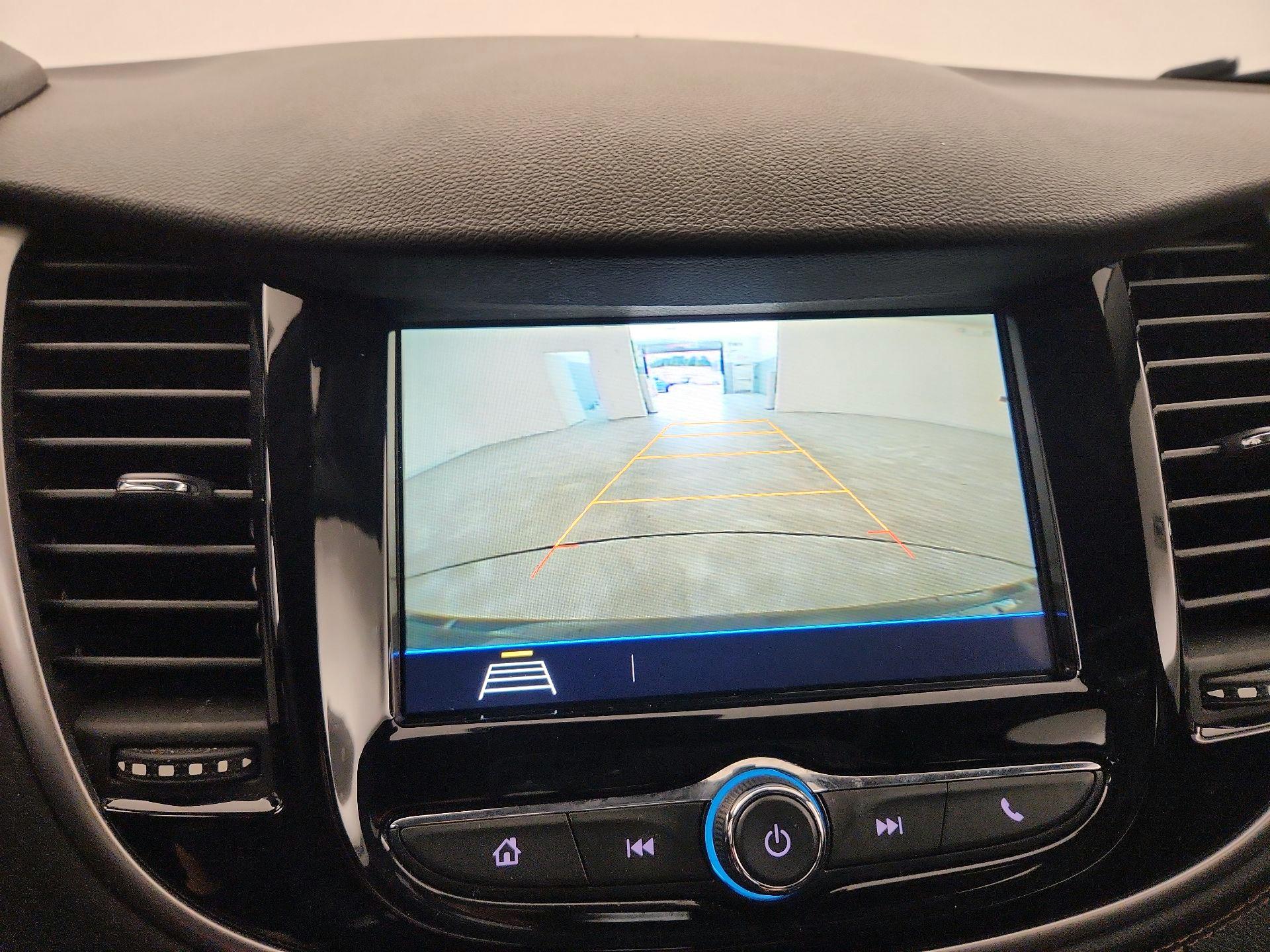 Thumbnail: 2018 Chevrolet Trax - 14