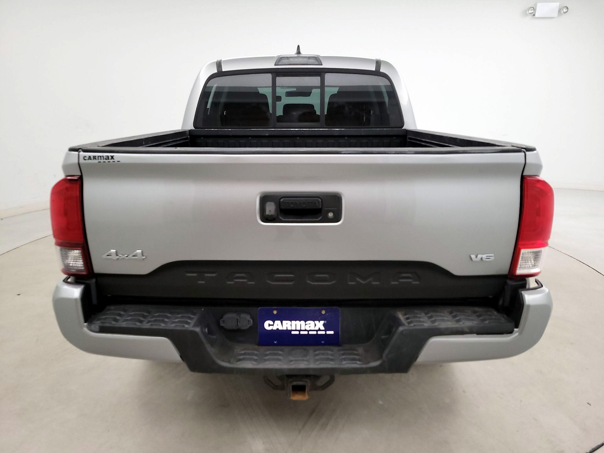 Thumbnail: 2018 Toyota Tacoma - 20