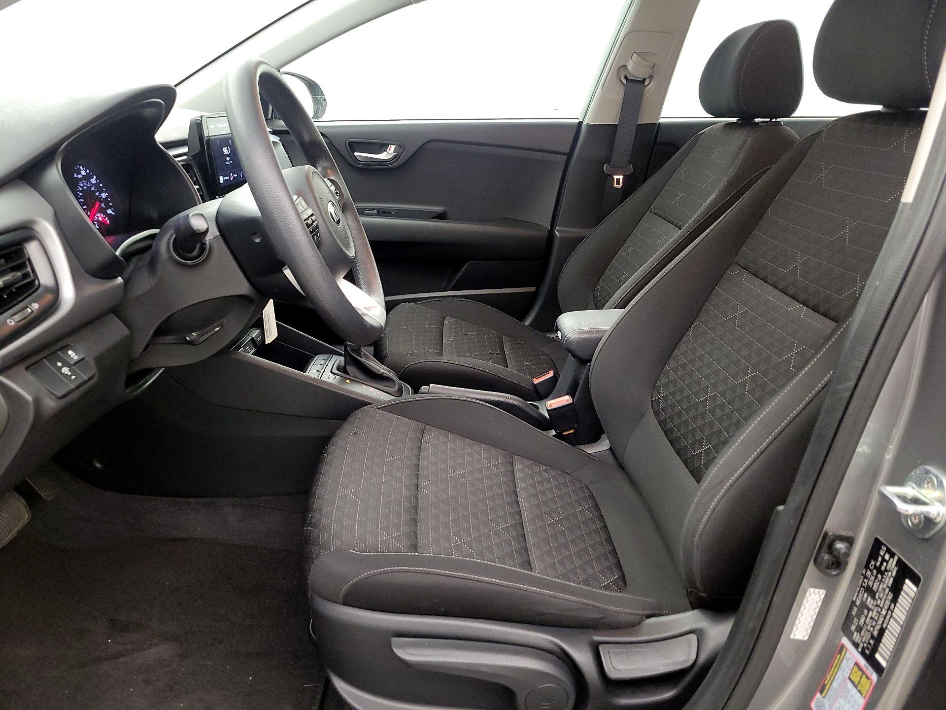 Thumbnail: 2021 Kia Rio - 11