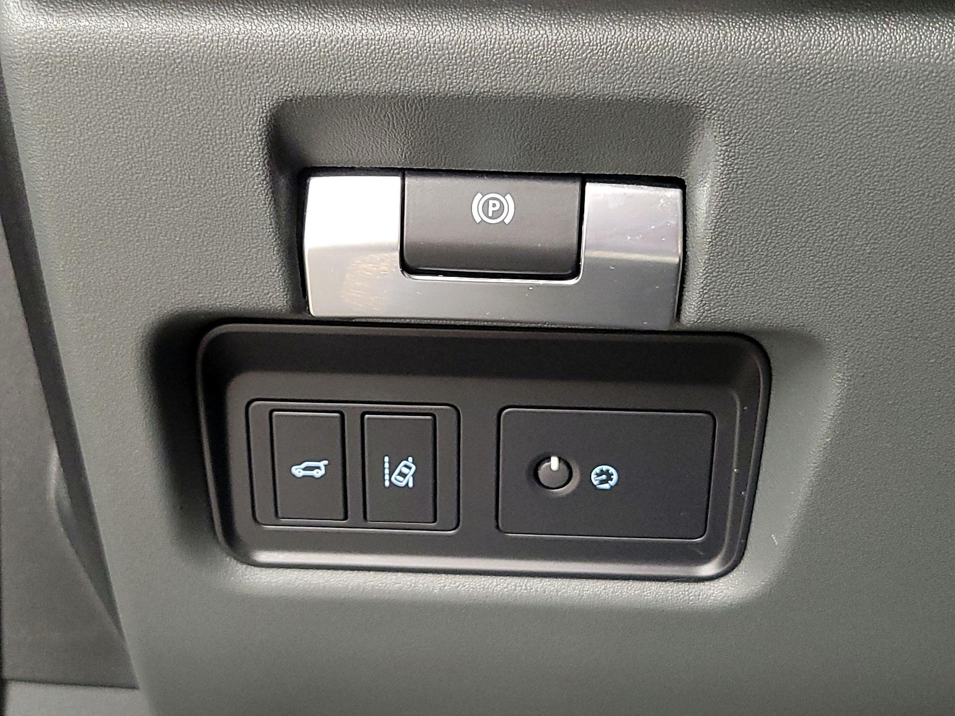 Thumbnail: 2020 Jaguar E-Pace - 13