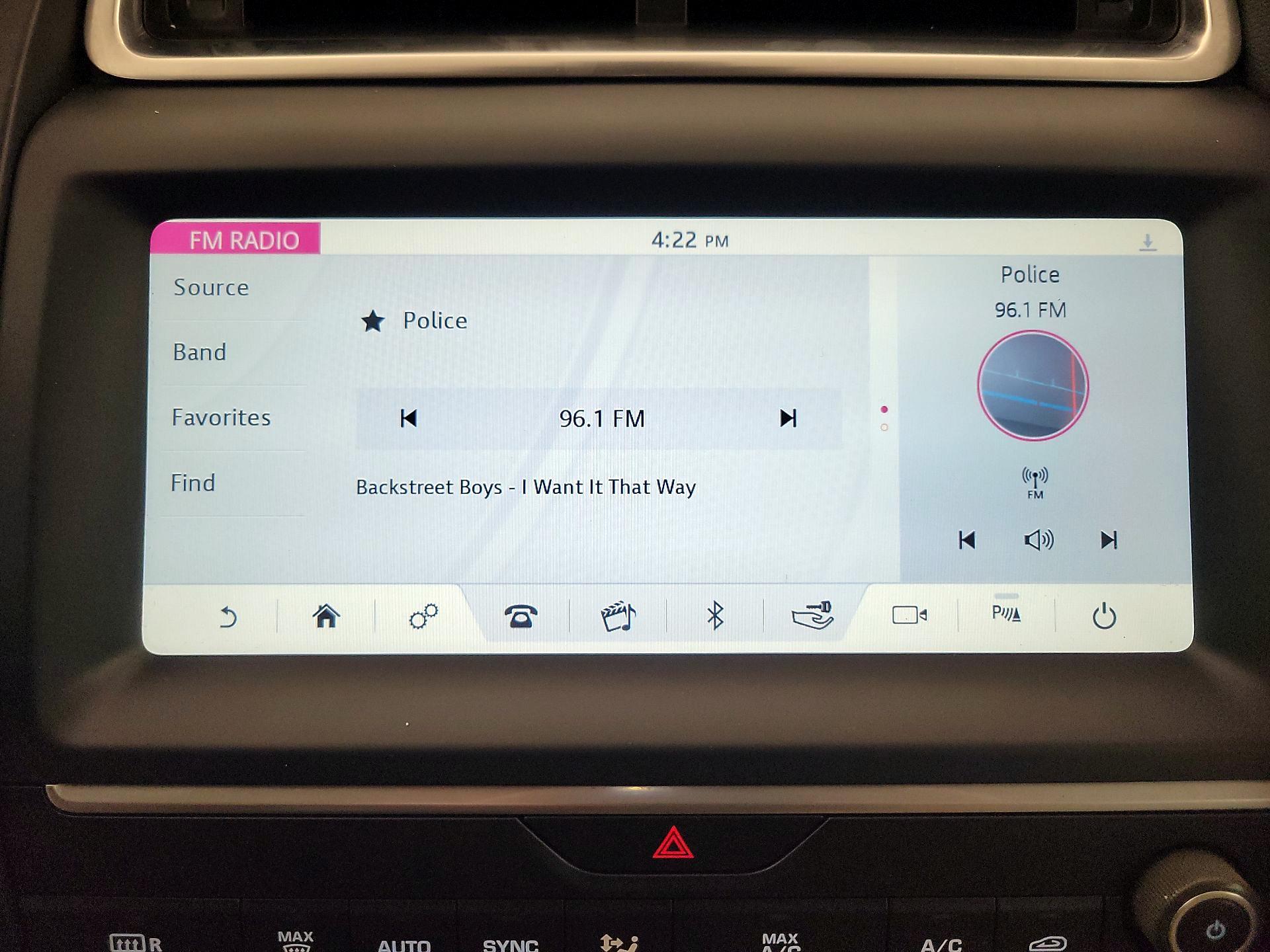 Thumbnail: 2020 Jaguar E-Pace - 15