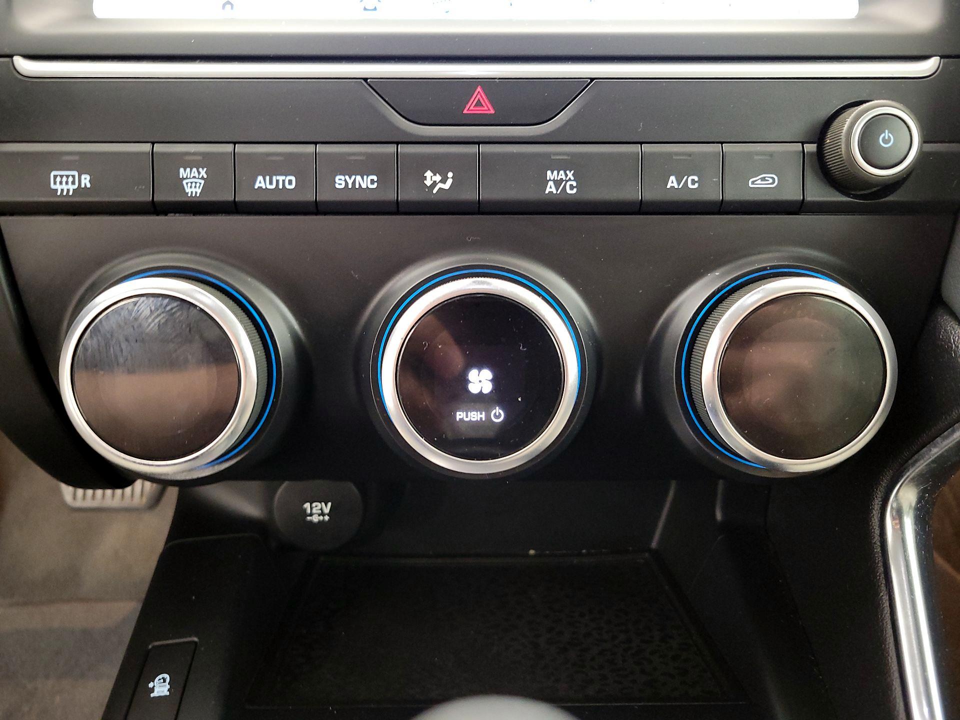 Thumbnail: 2020 Jaguar E-Pace - 16