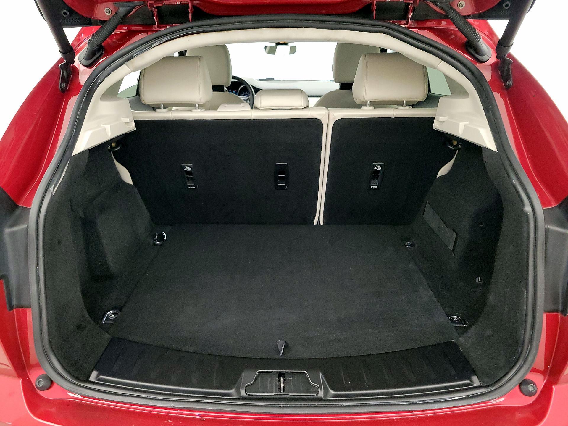 Thumbnail: 2020 Jaguar E-Pace - 20