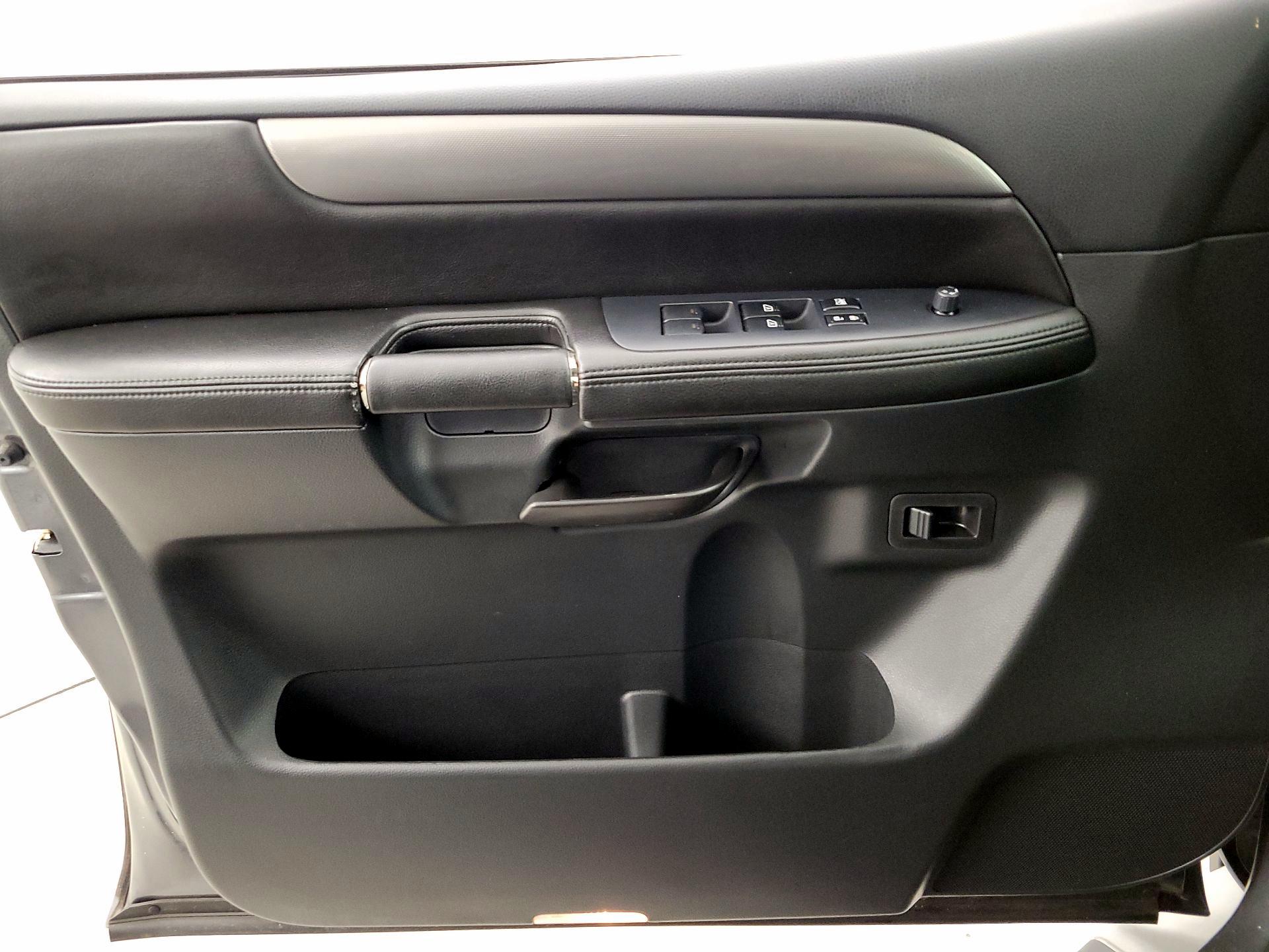 Thumbnail: 2014 Nissan Armada - 12