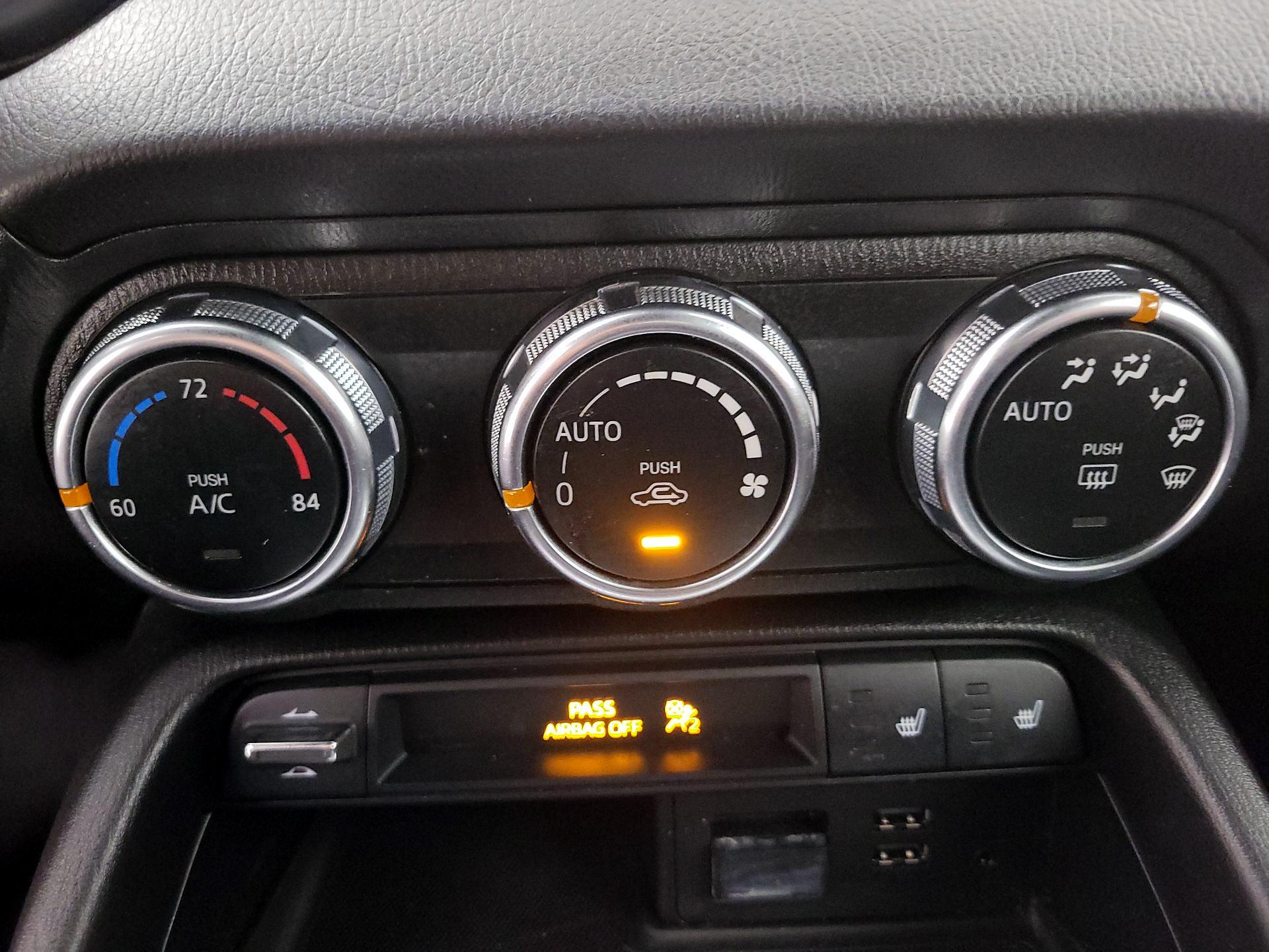 Thumbnail: 2017 Mazda MX-5 Miata - 16