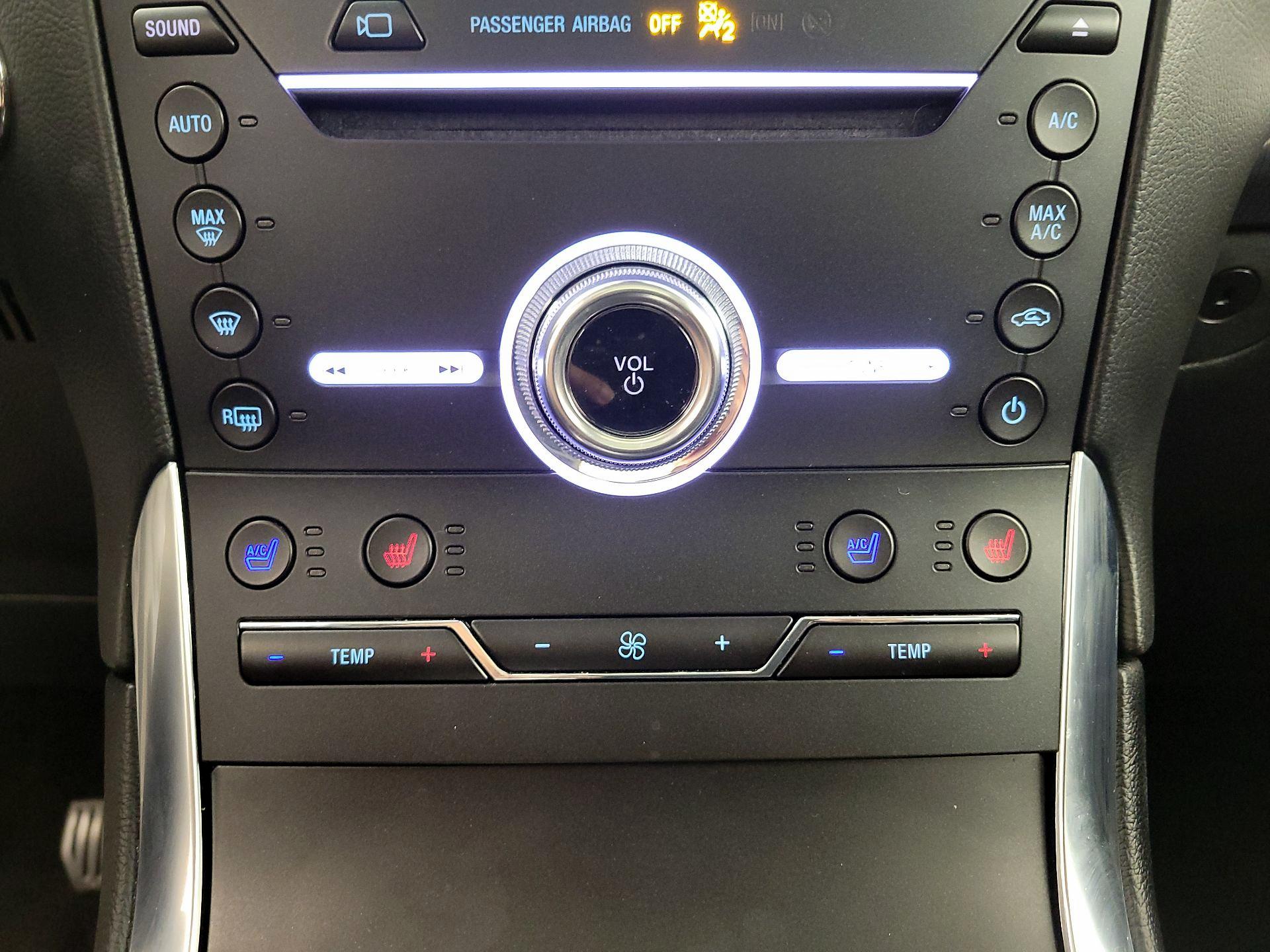 Thumbnail: 2019 Ford Edge - 17