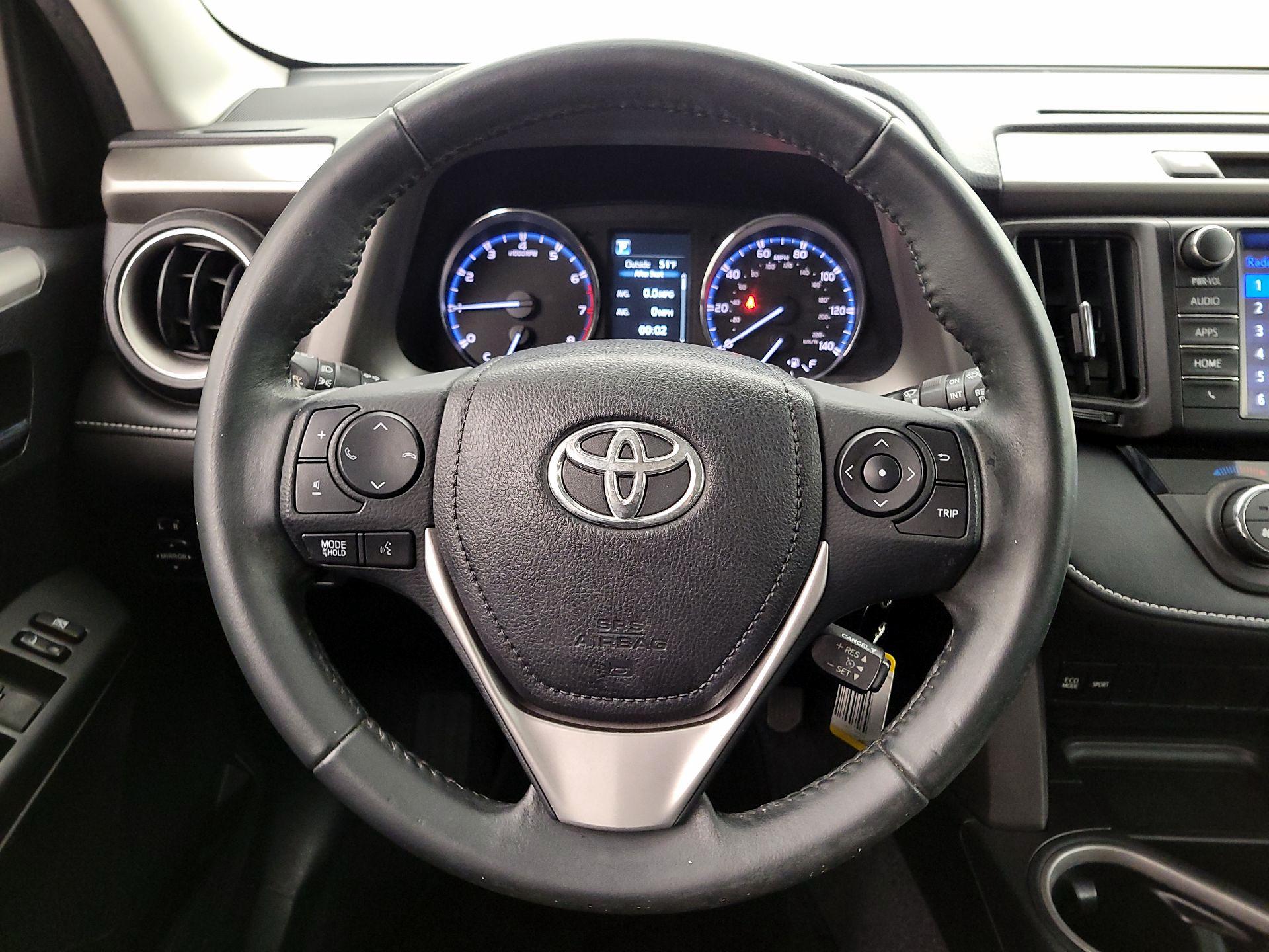 Thumbnail: 2016 Toyota RAV4 - 10