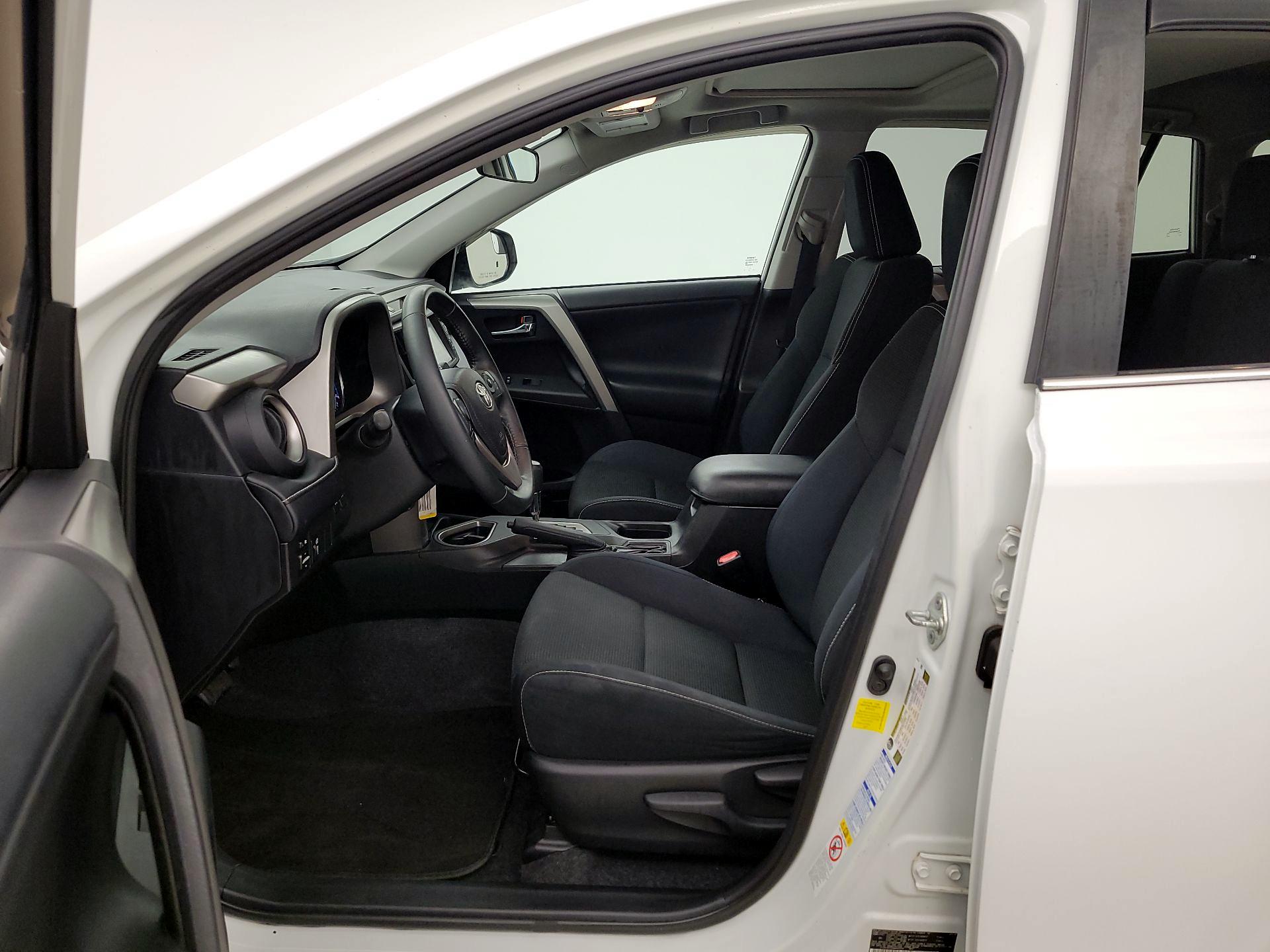 Thumbnail: 2016 Toyota RAV4 - 11