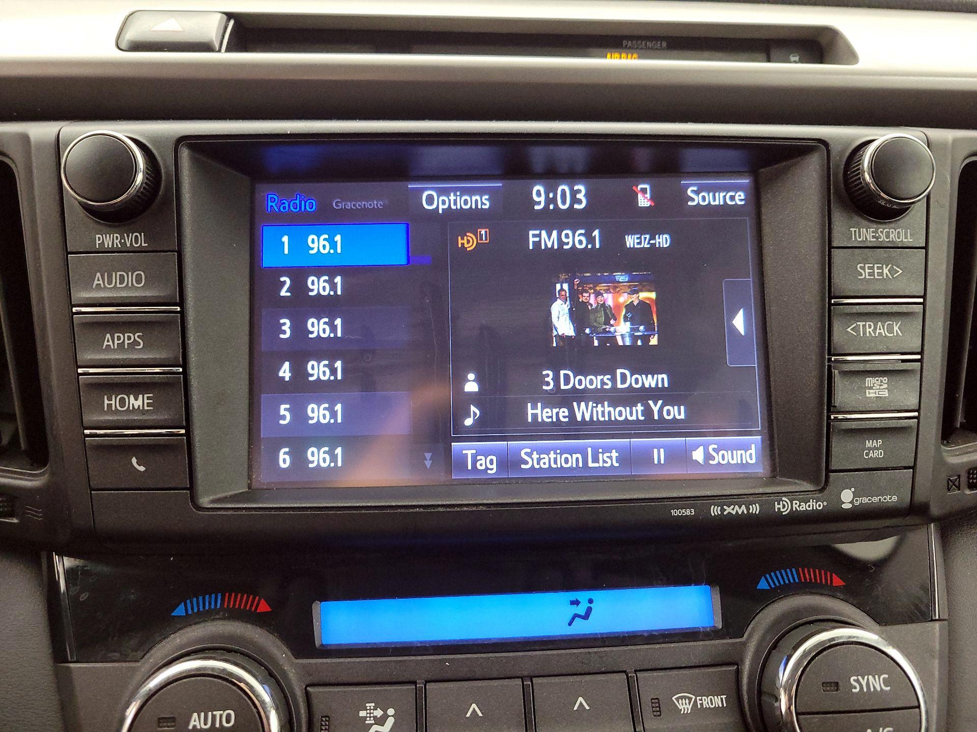 Thumbnail: 2016 Toyota RAV4 - 15