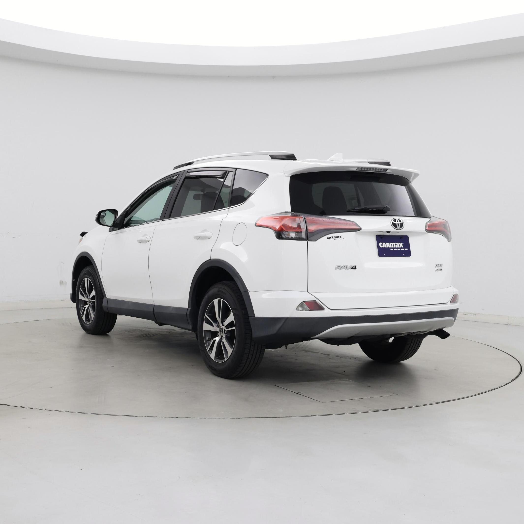 Thumbnail: 2016 Toyota RAV4 - 2