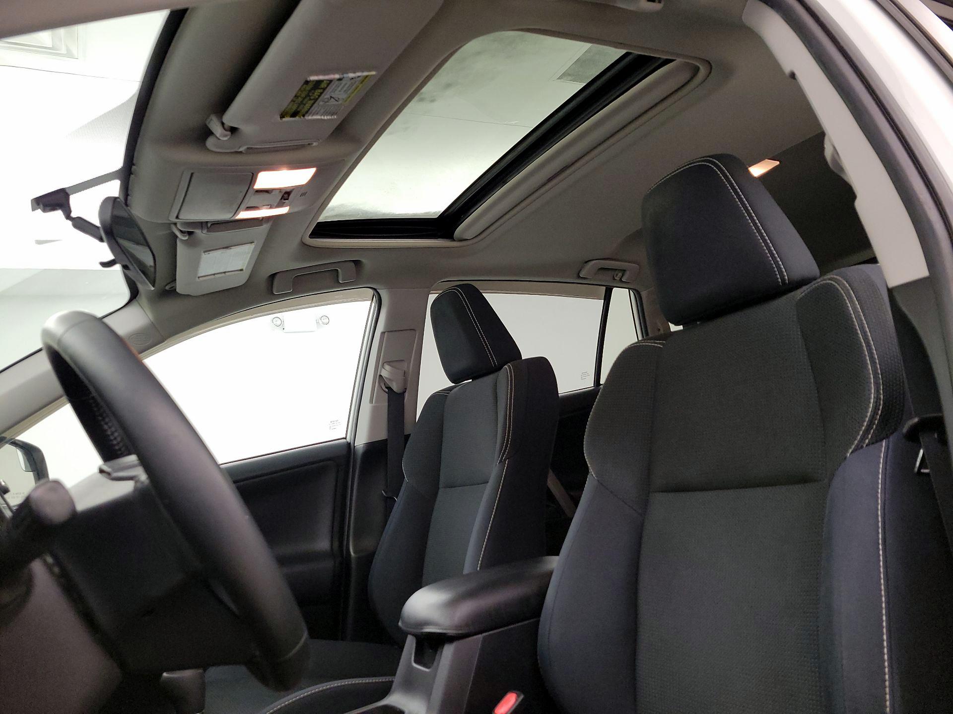 Thumbnail: 2016 Toyota RAV4 - 19