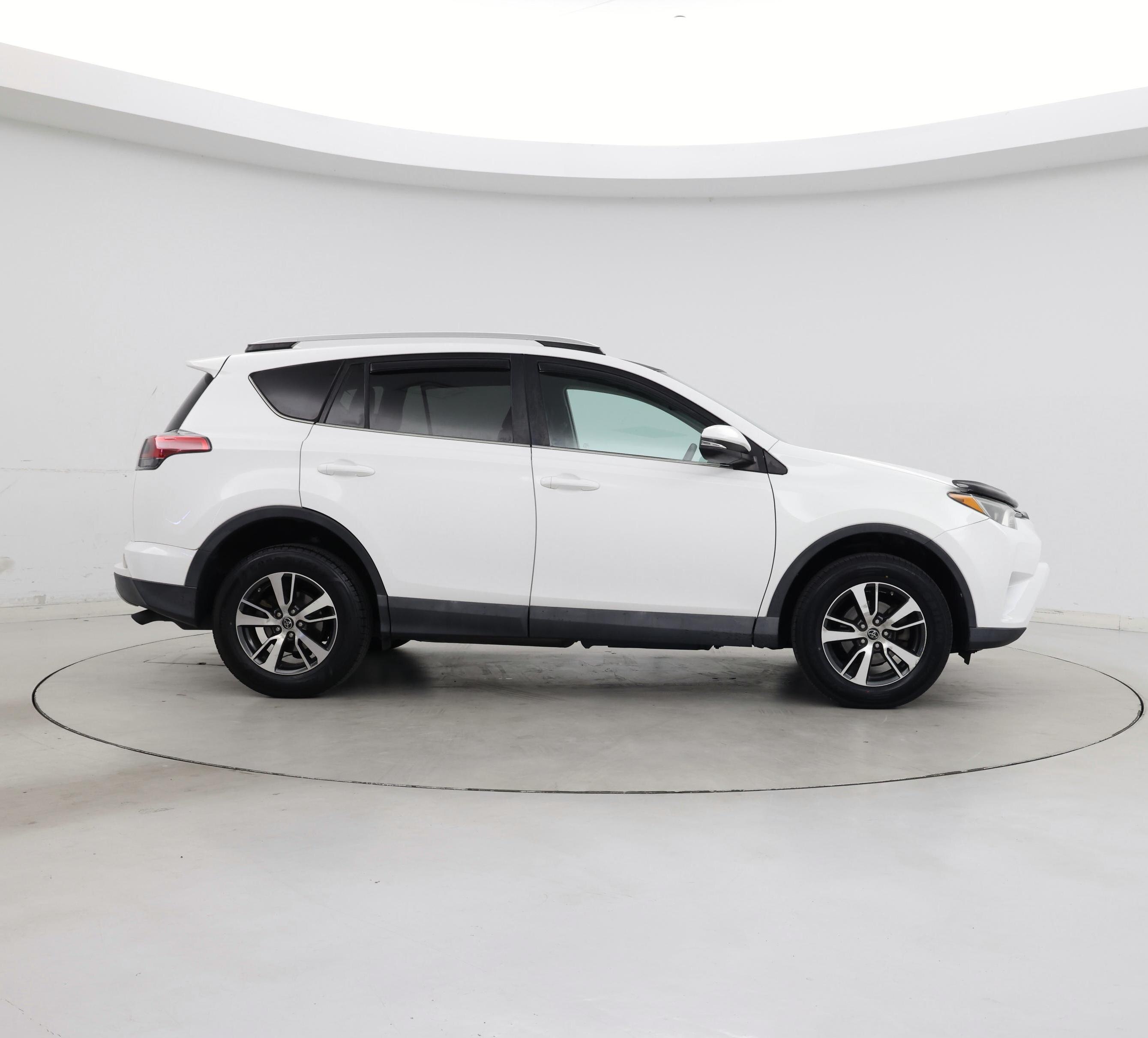 Thumbnail: 2016 Toyota RAV4 - 7