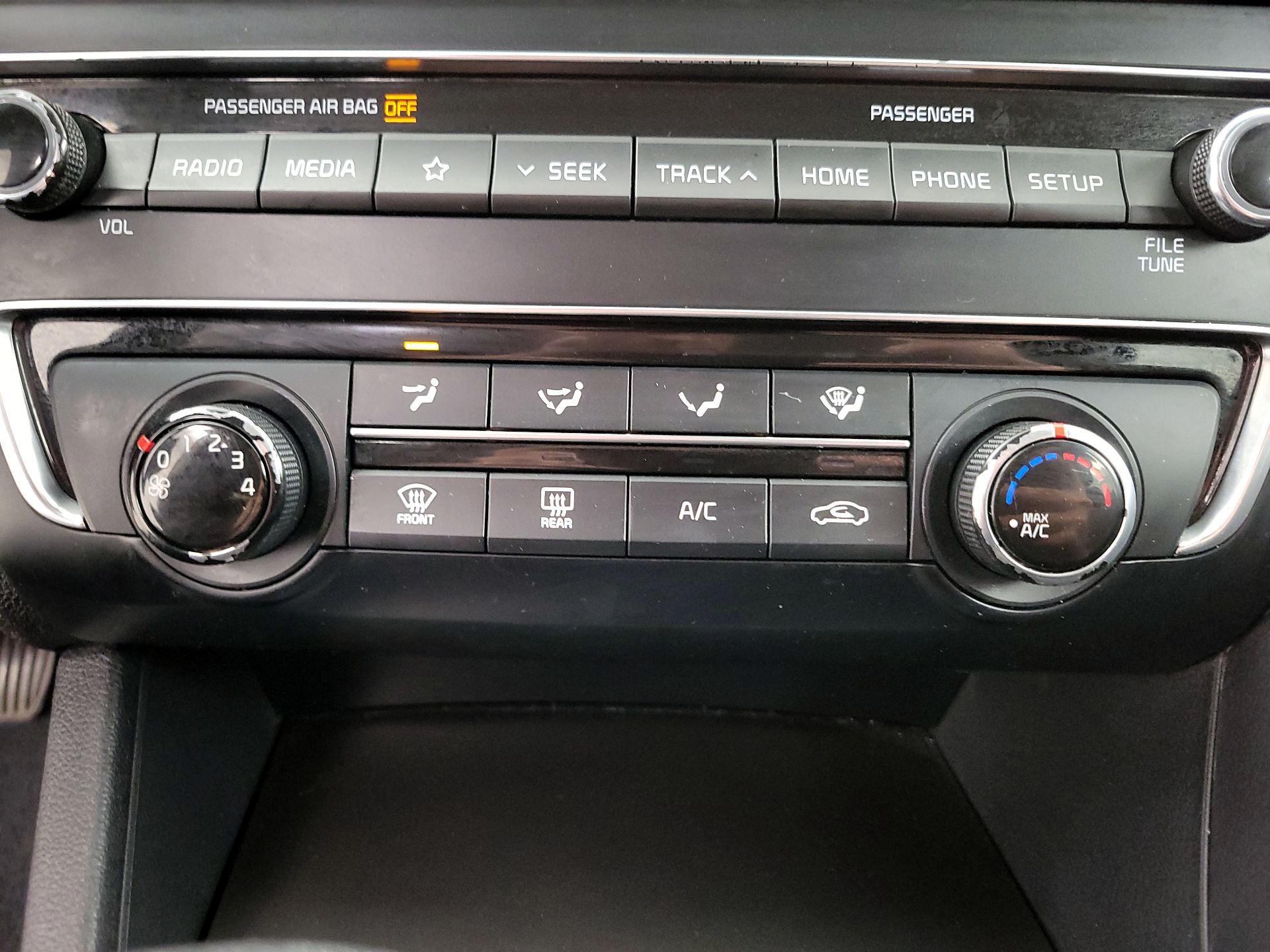 Thumbnail: 2019 Kia Optima - 16