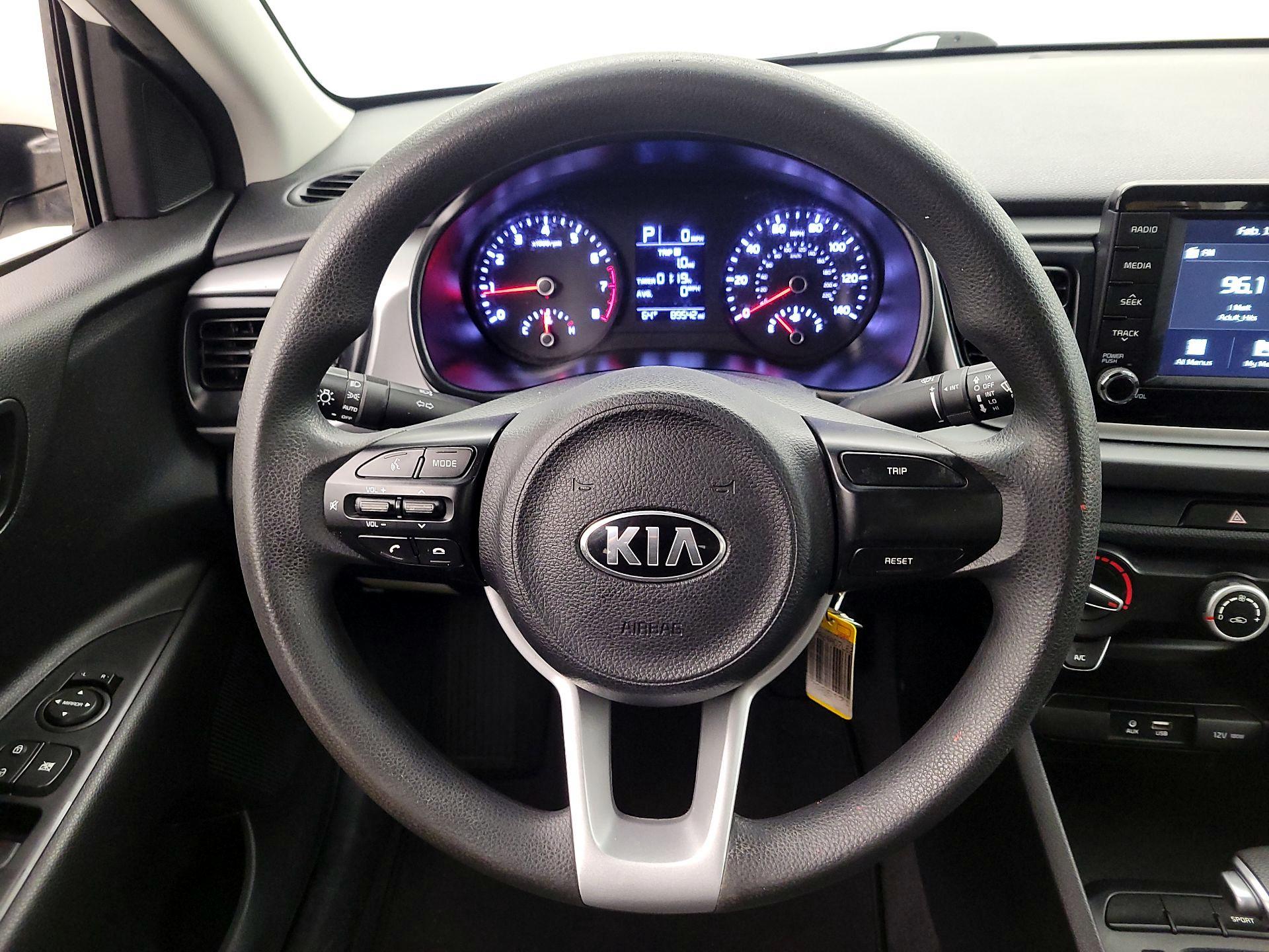Thumbnail: 2020 Kia Rio - 10