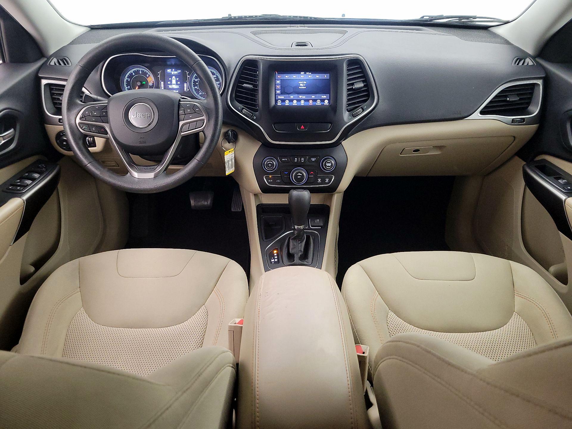 Thumbnail: 2019 Jeep Cherokee - 9