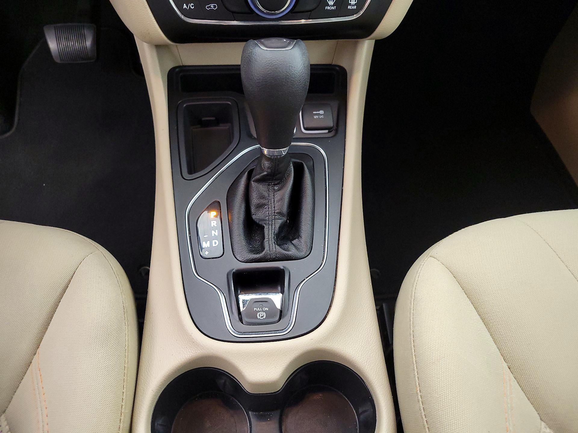 Thumbnail: 2019 Jeep Cherokee - 17