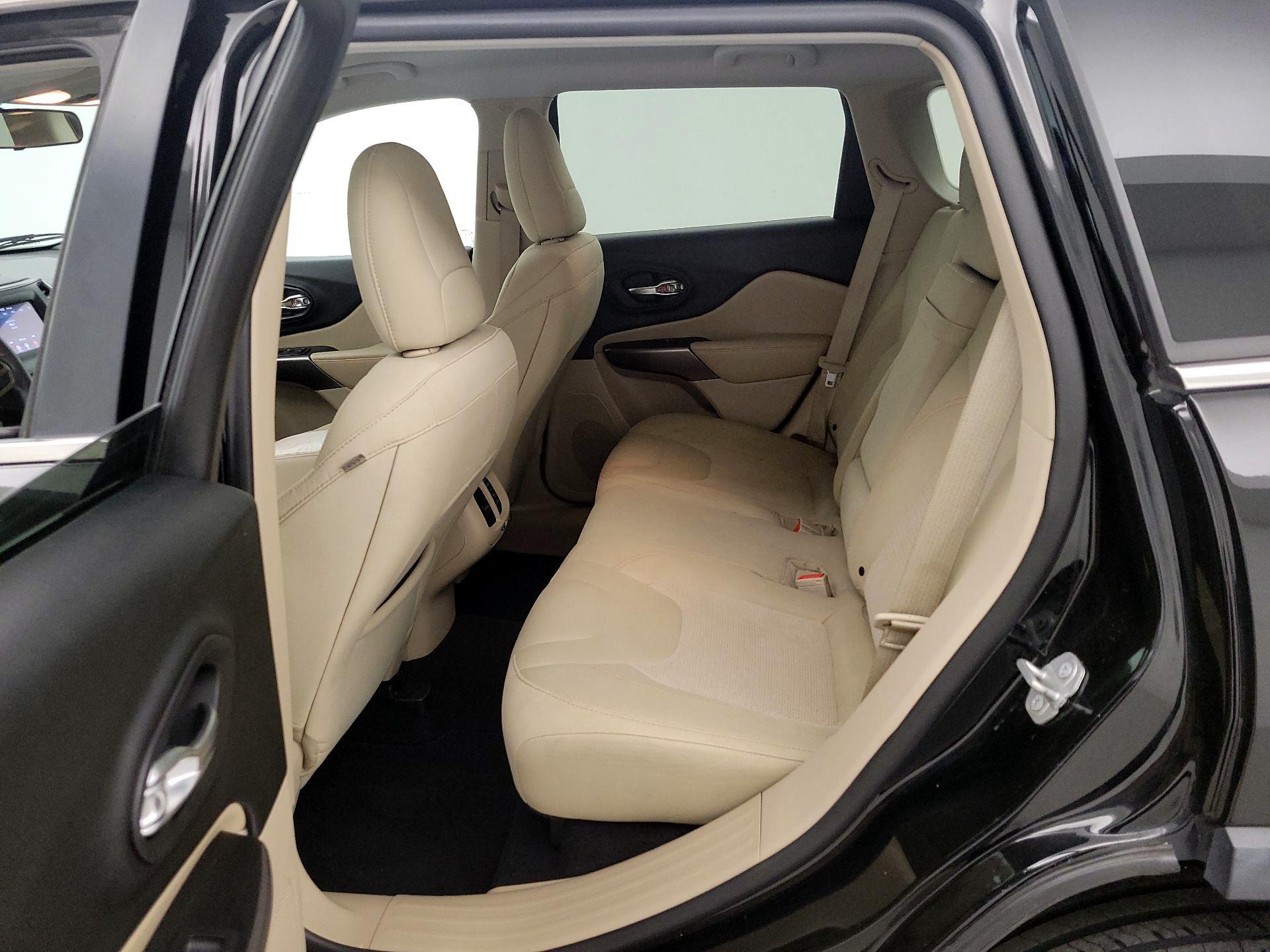 Thumbnail: 2019 Jeep Cherokee - 19