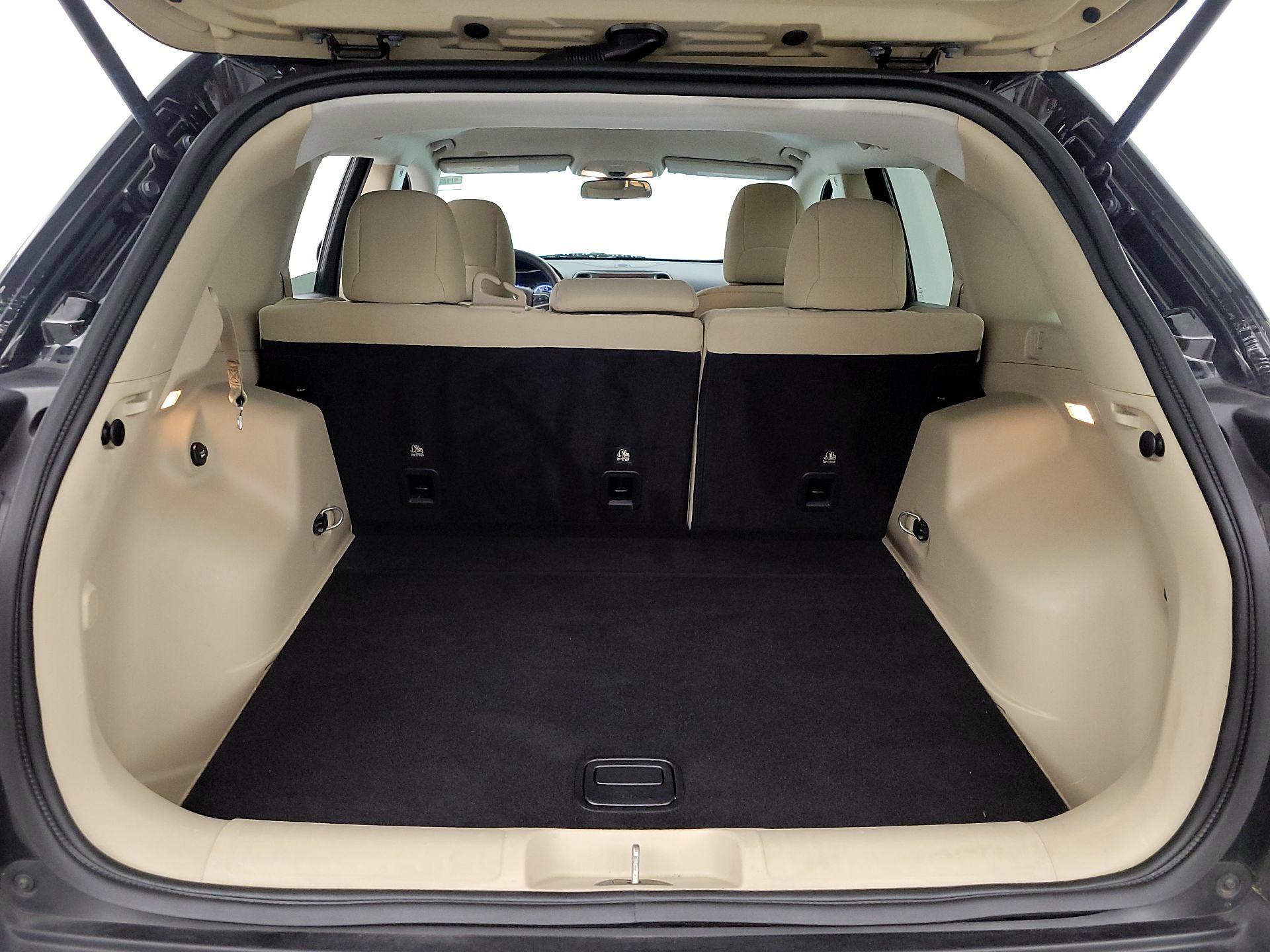 Thumbnail: 2019 Jeep Cherokee - 20