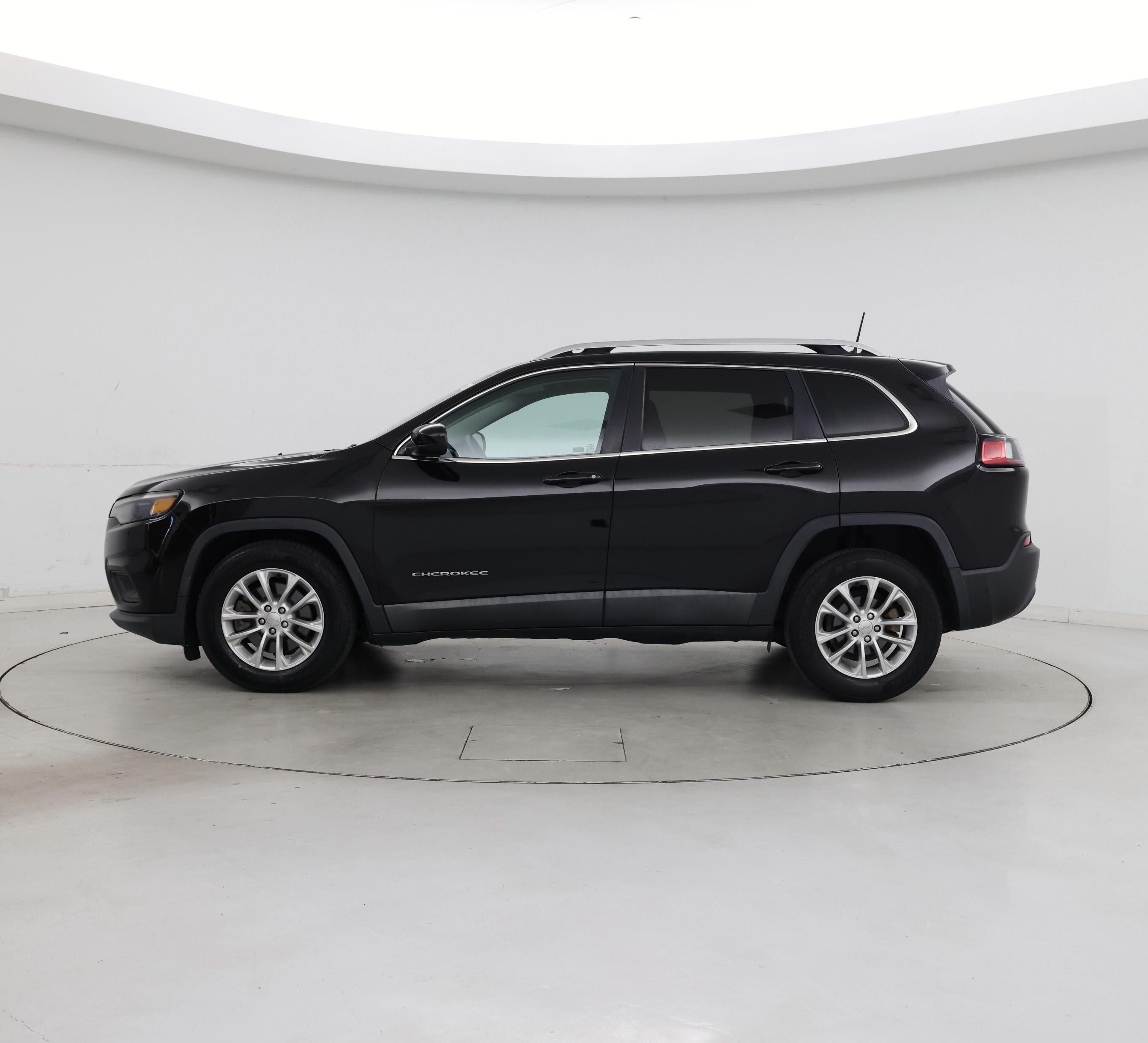 Thumbnail: 2019 Jeep Cherokee - 3