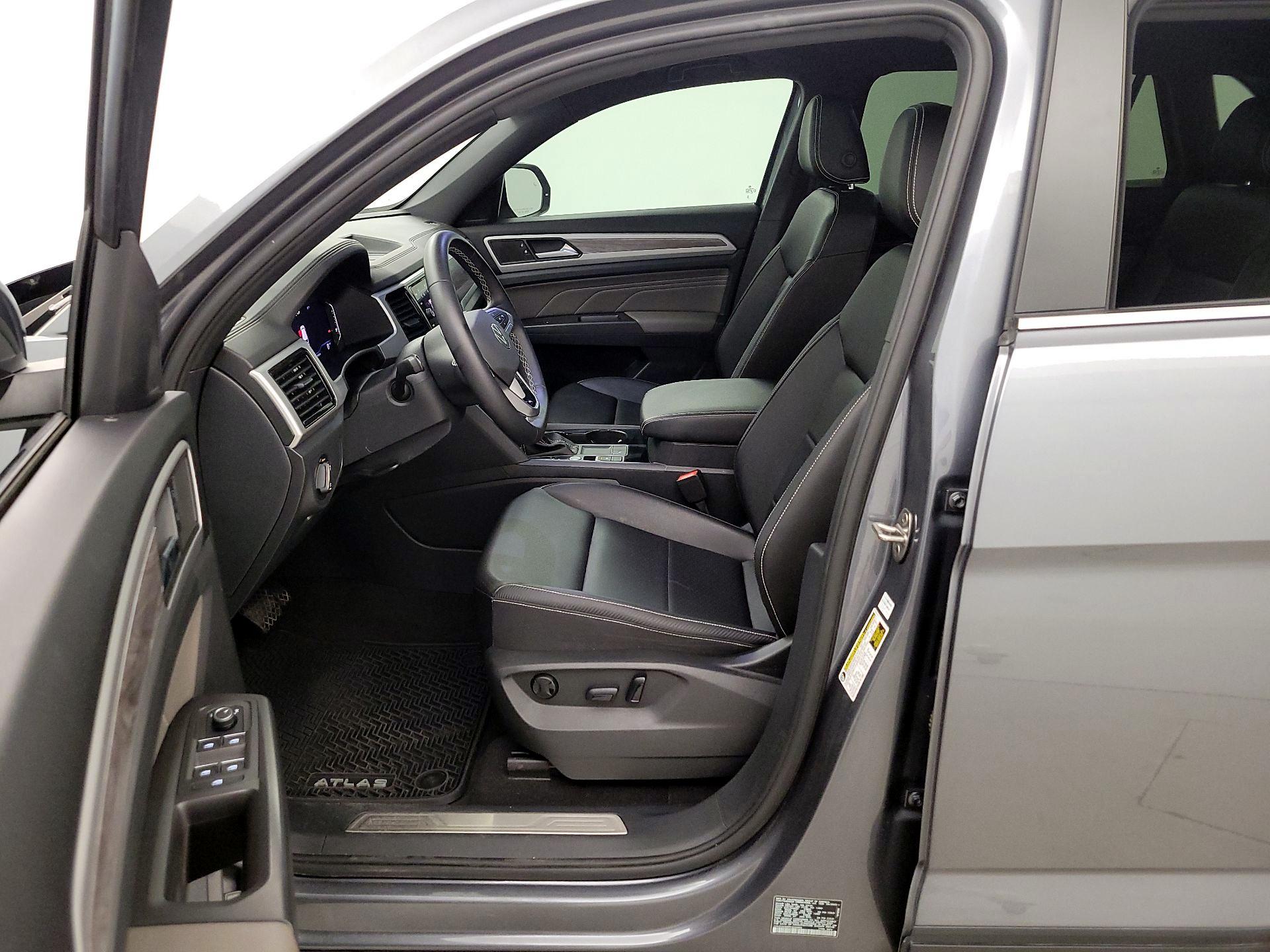 Thumbnail: 2023 Volkswagen Atlas - 11