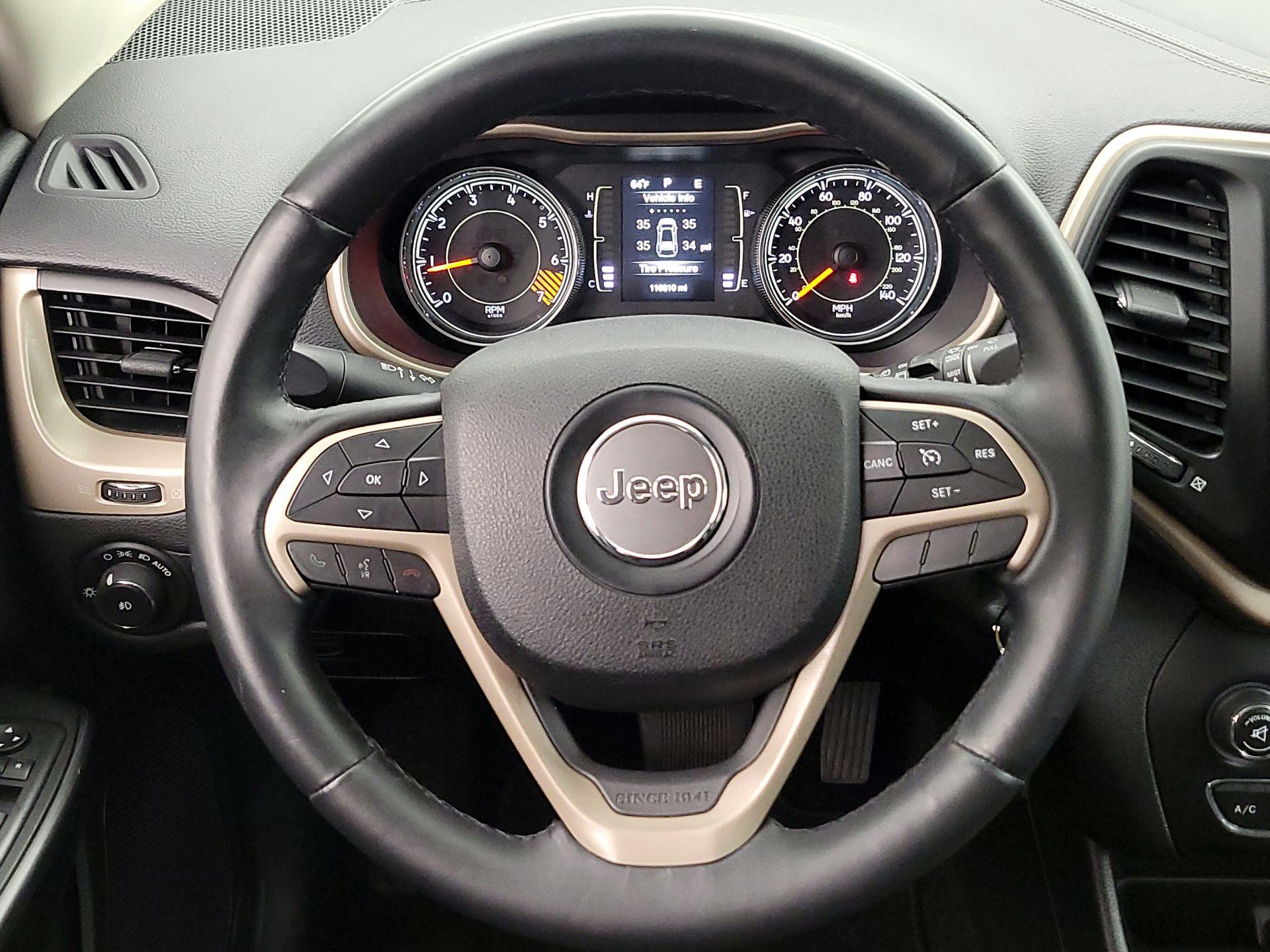 Thumbnail: 2015 Jeep Cherokee - 10