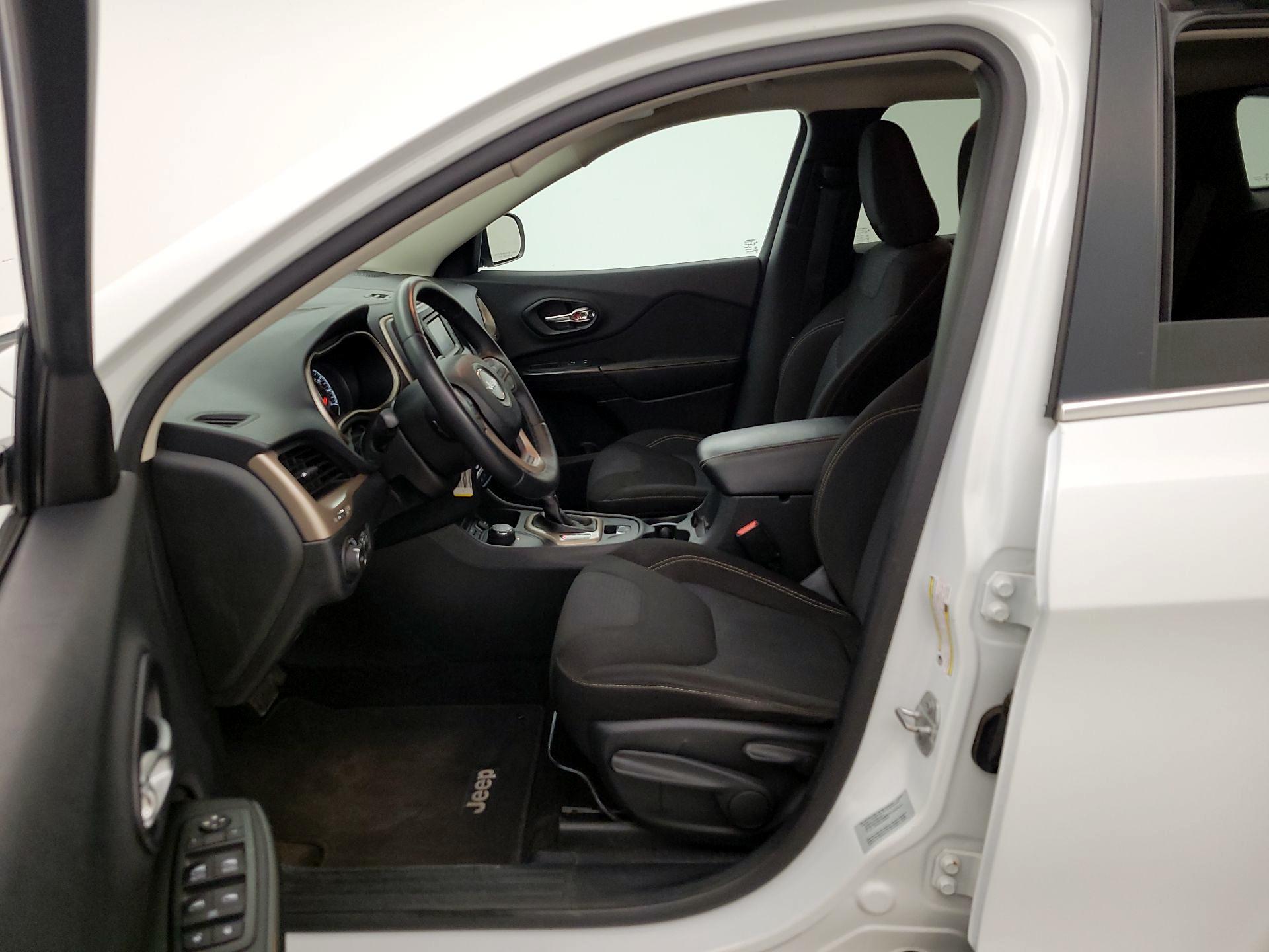 Thumbnail: 2015 Jeep Cherokee - 11