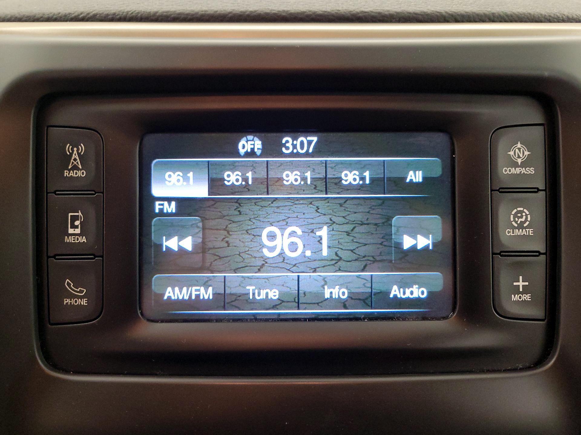 Thumbnail: 2015 Jeep Cherokee - 15