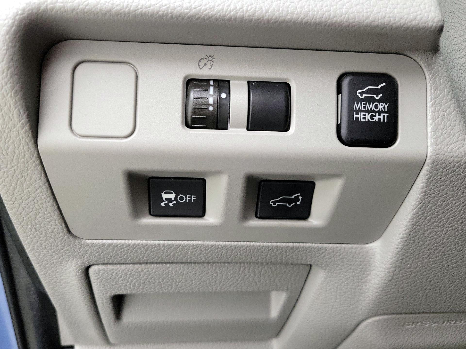 Thumbnail: 2015 Subaru Forester - 13