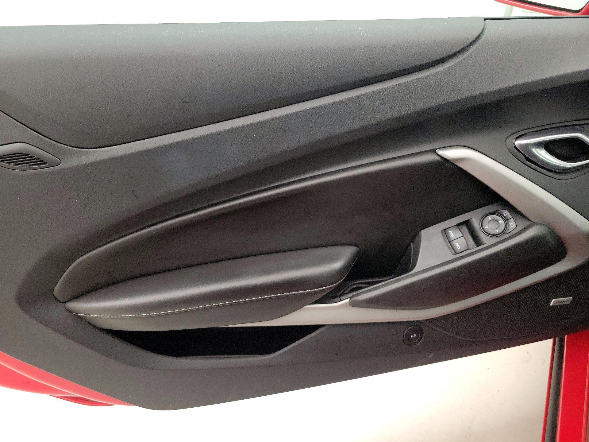 Thumbnail: 2018 Chevrolet Camaro - 12