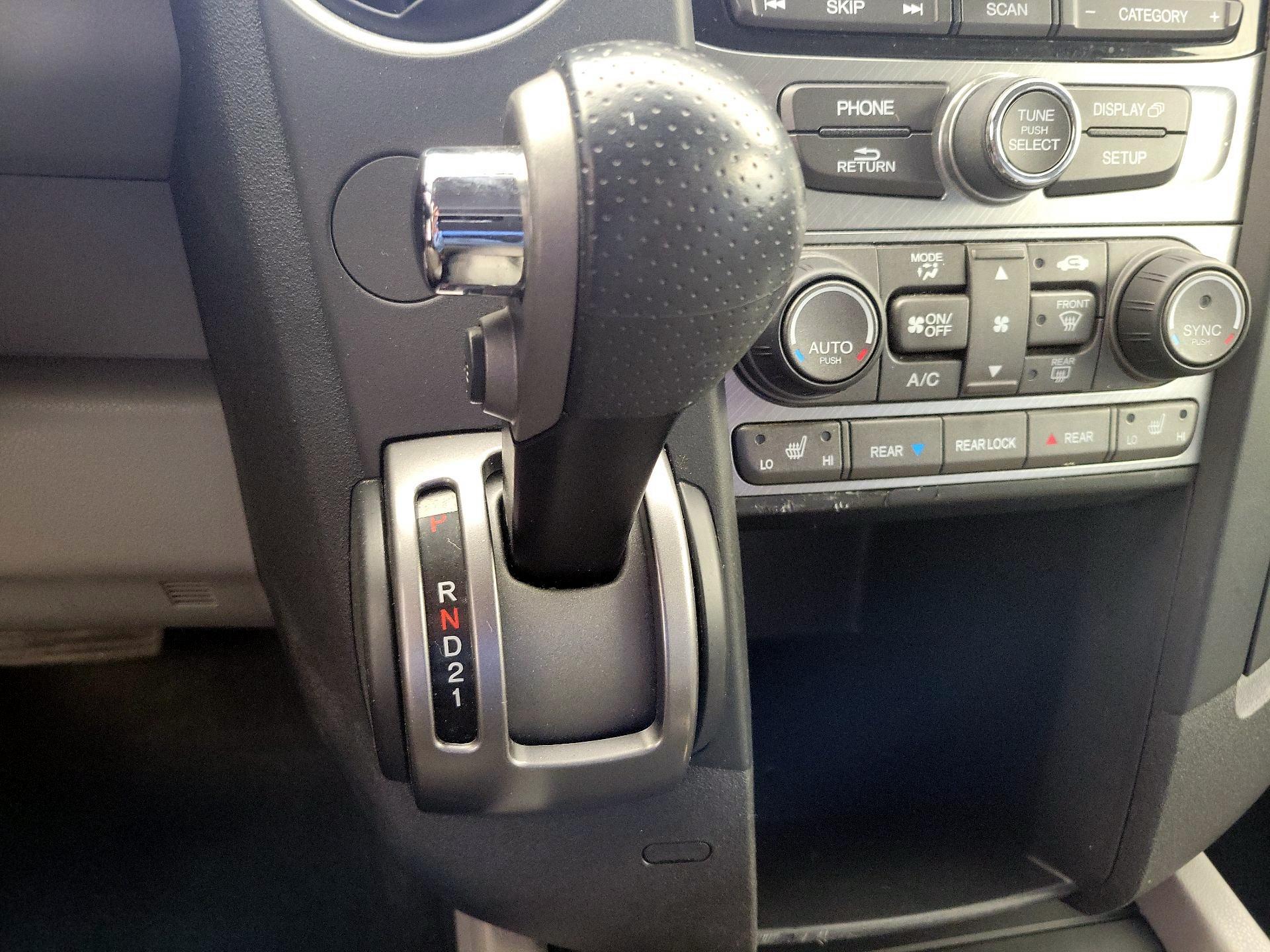 Thumbnail: 2015 Honda Pilot - 17