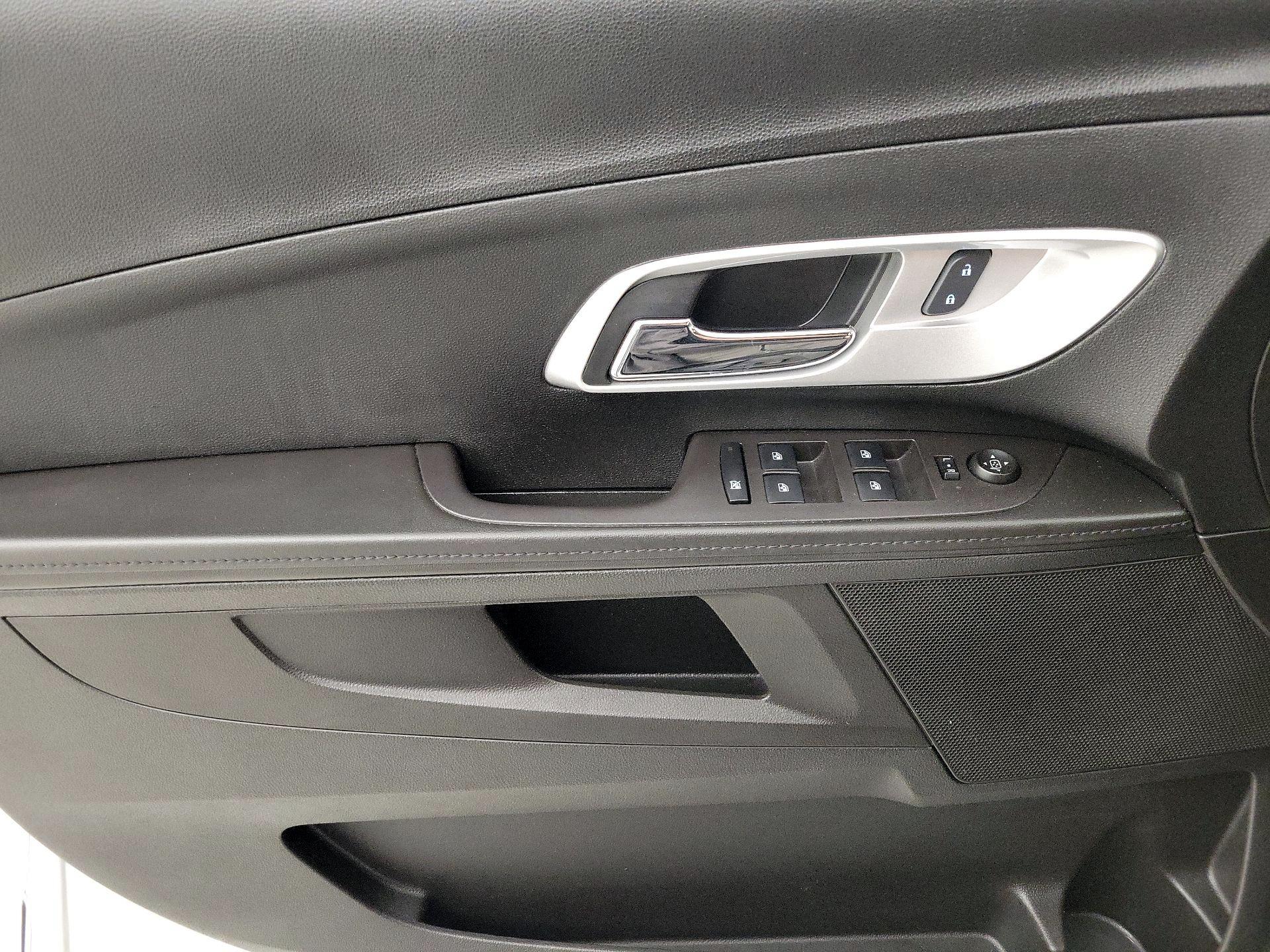 Thumbnail: 2015 Chevrolet Equinox - 12