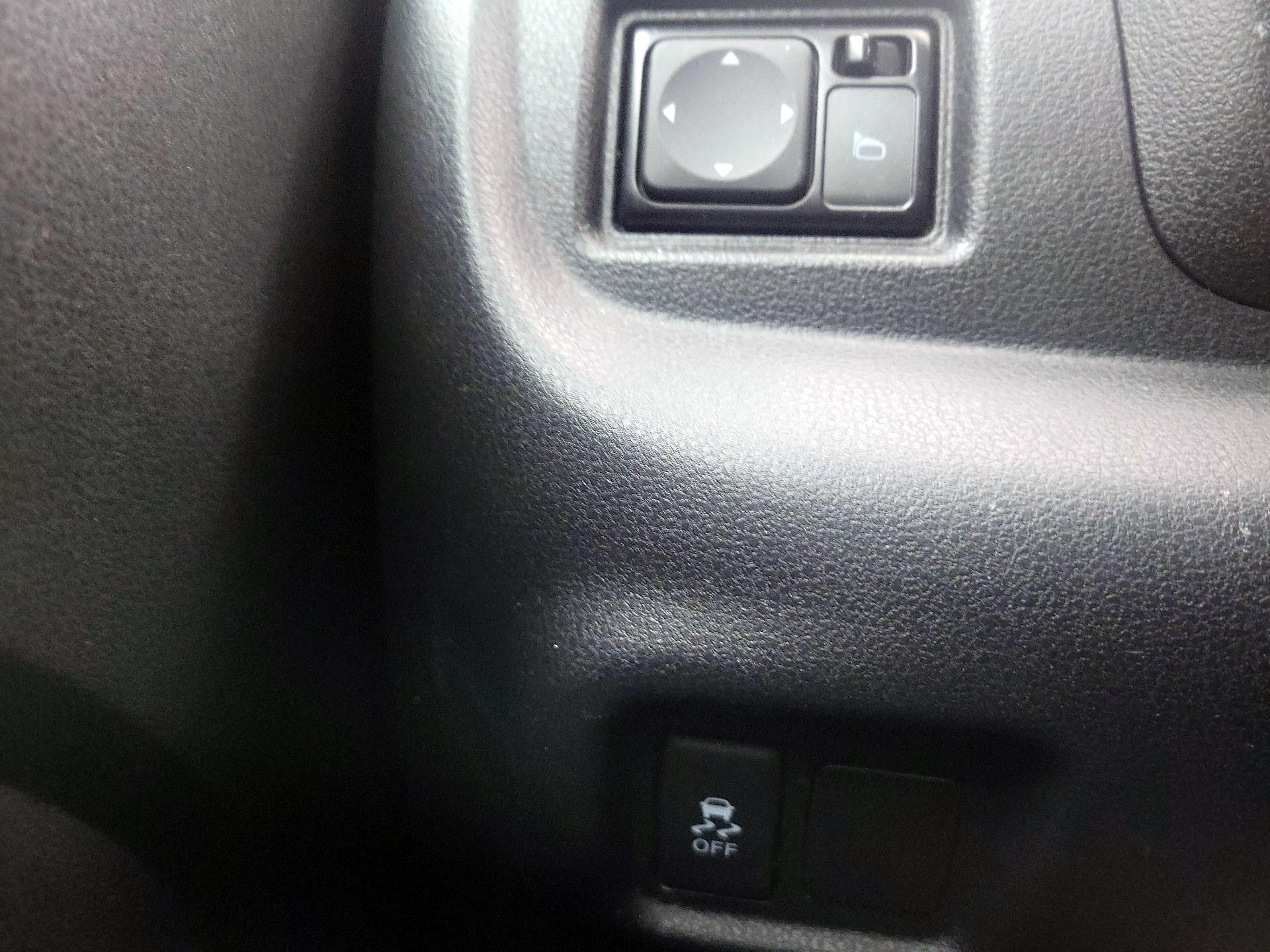 Thumbnail: 2015 Nissan Versa - 13