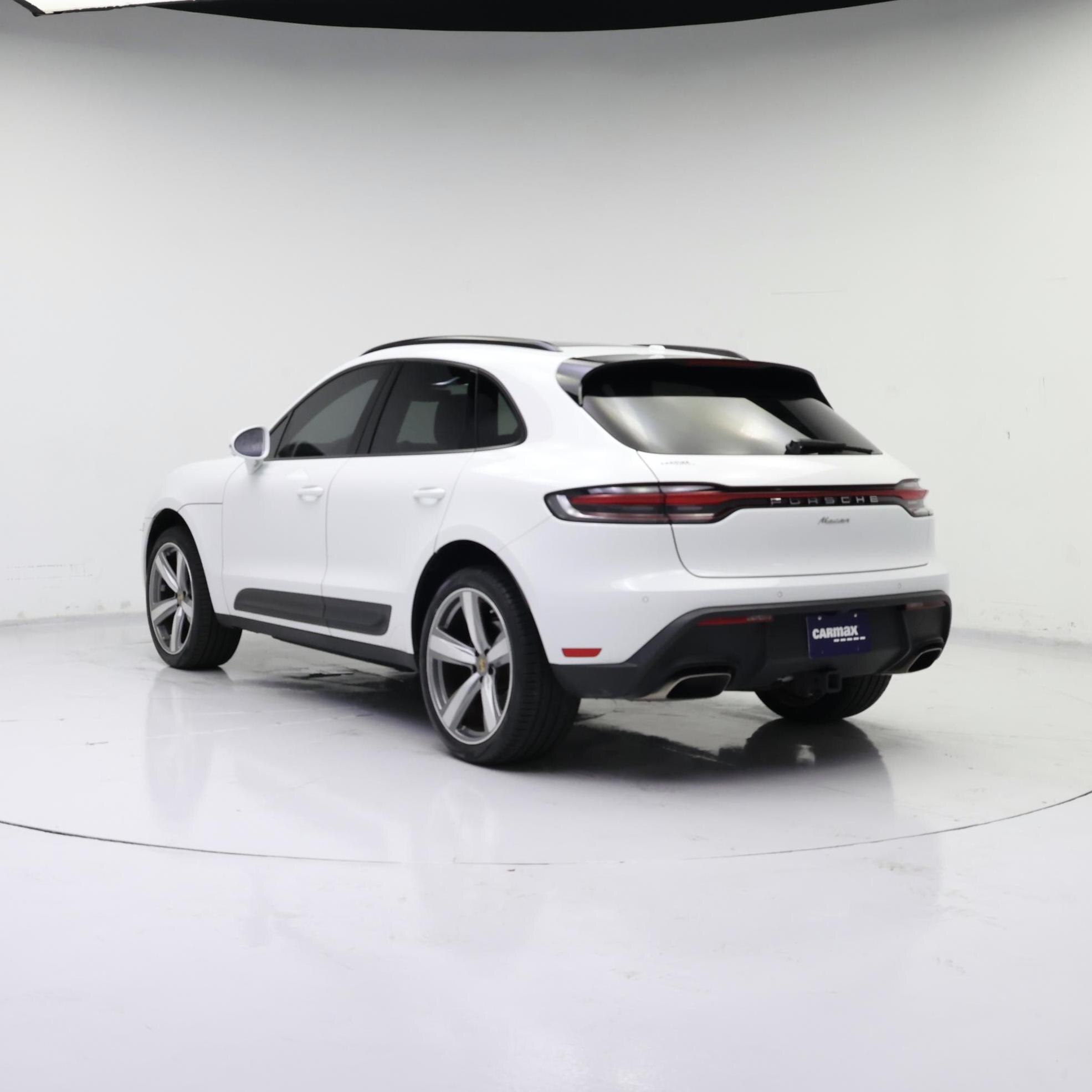 Thumbnail: 2023 Porsche Macan - 2