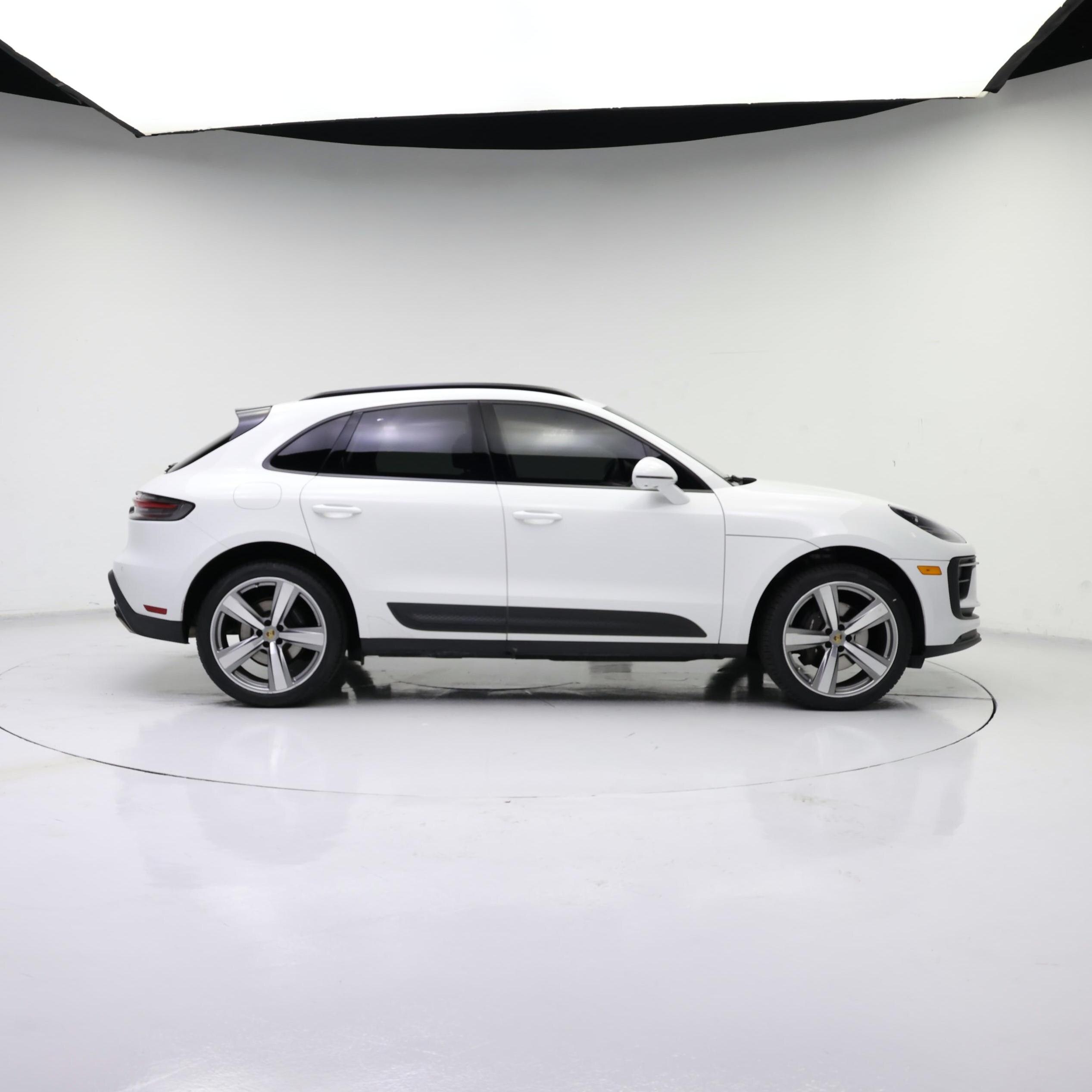Thumbnail: 2023 Porsche Macan - 7