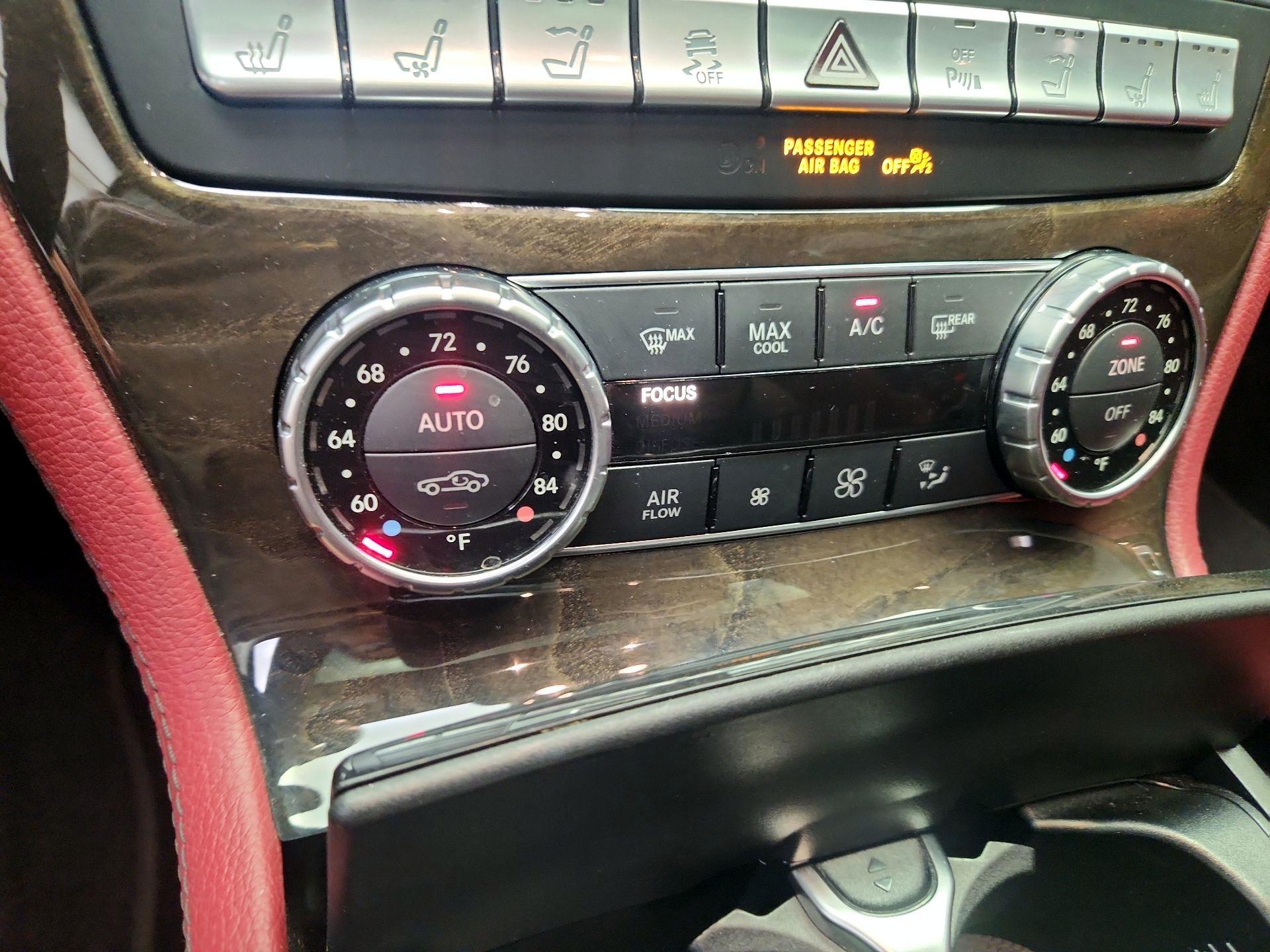 Thumbnail: 2015 Mercedes-Benz SL-Class - 17