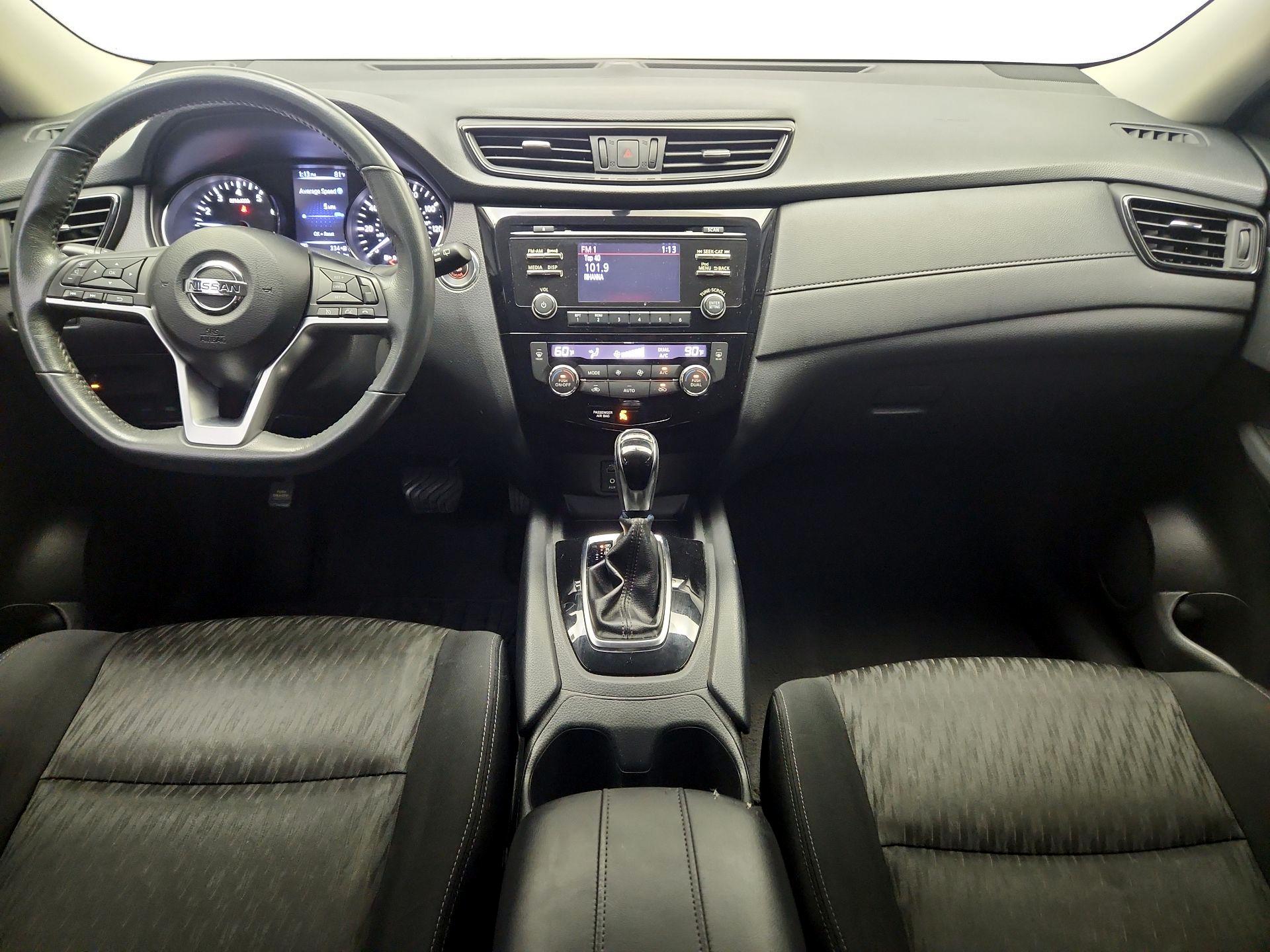 Thumbnail: 2017 Nissan Rogue - 9