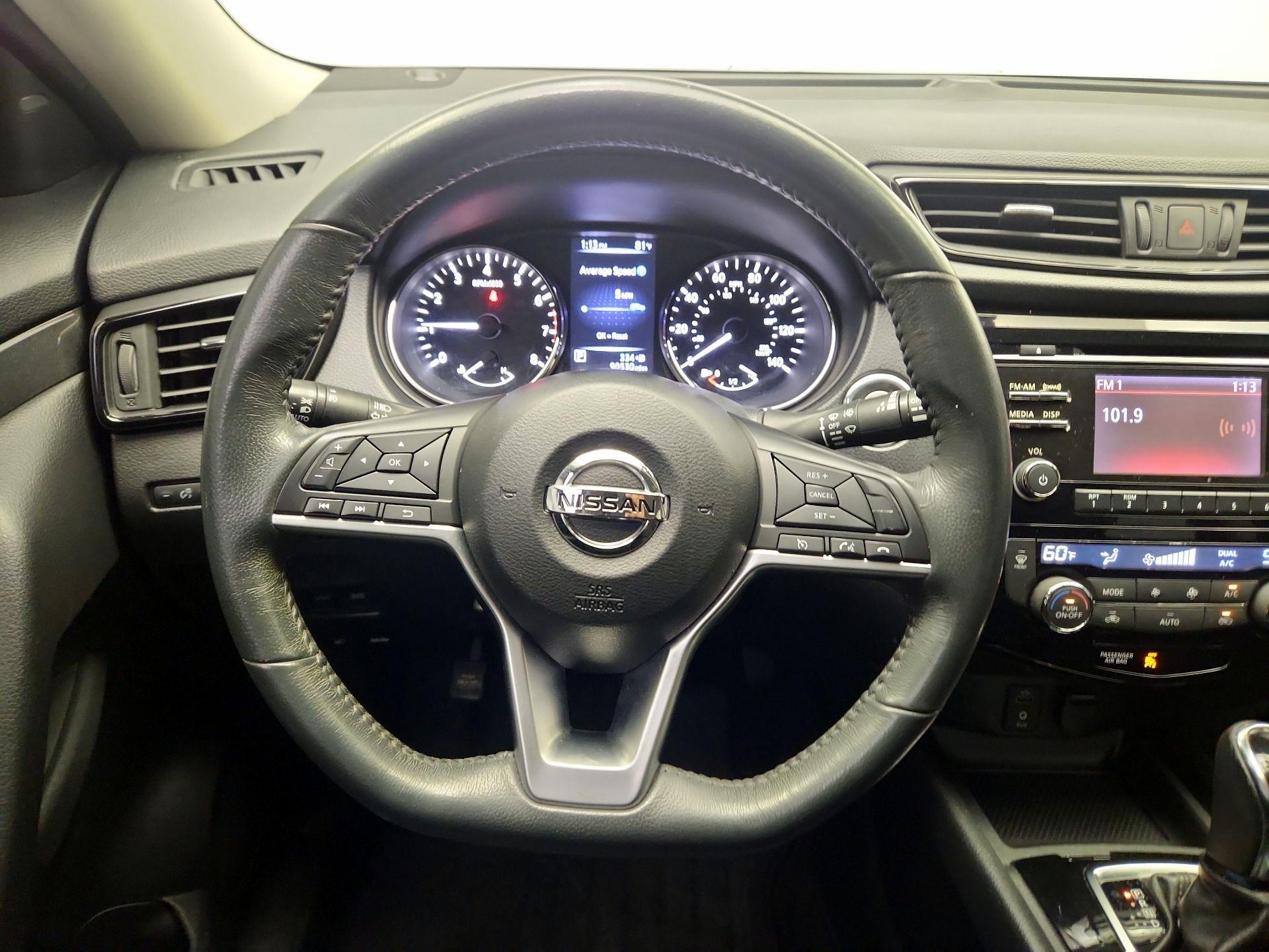 Thumbnail: 2017 Nissan Rogue - 10