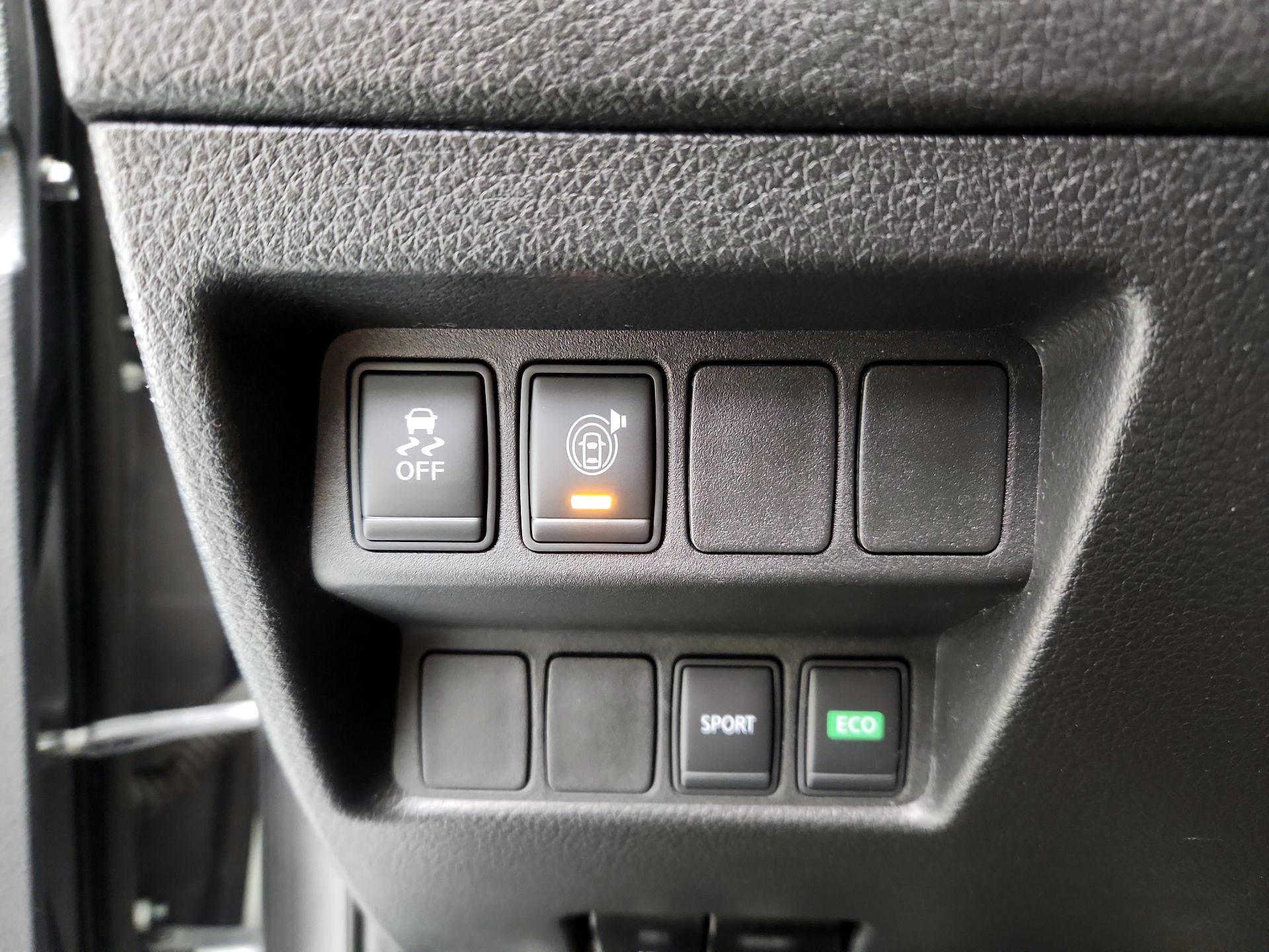 Thumbnail: 2017 Nissan Rogue - 13