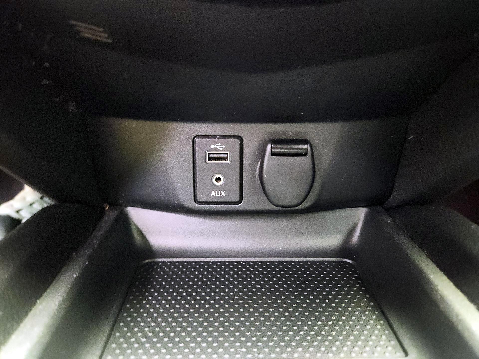 Thumbnail: 2017 Nissan Rogue - 18