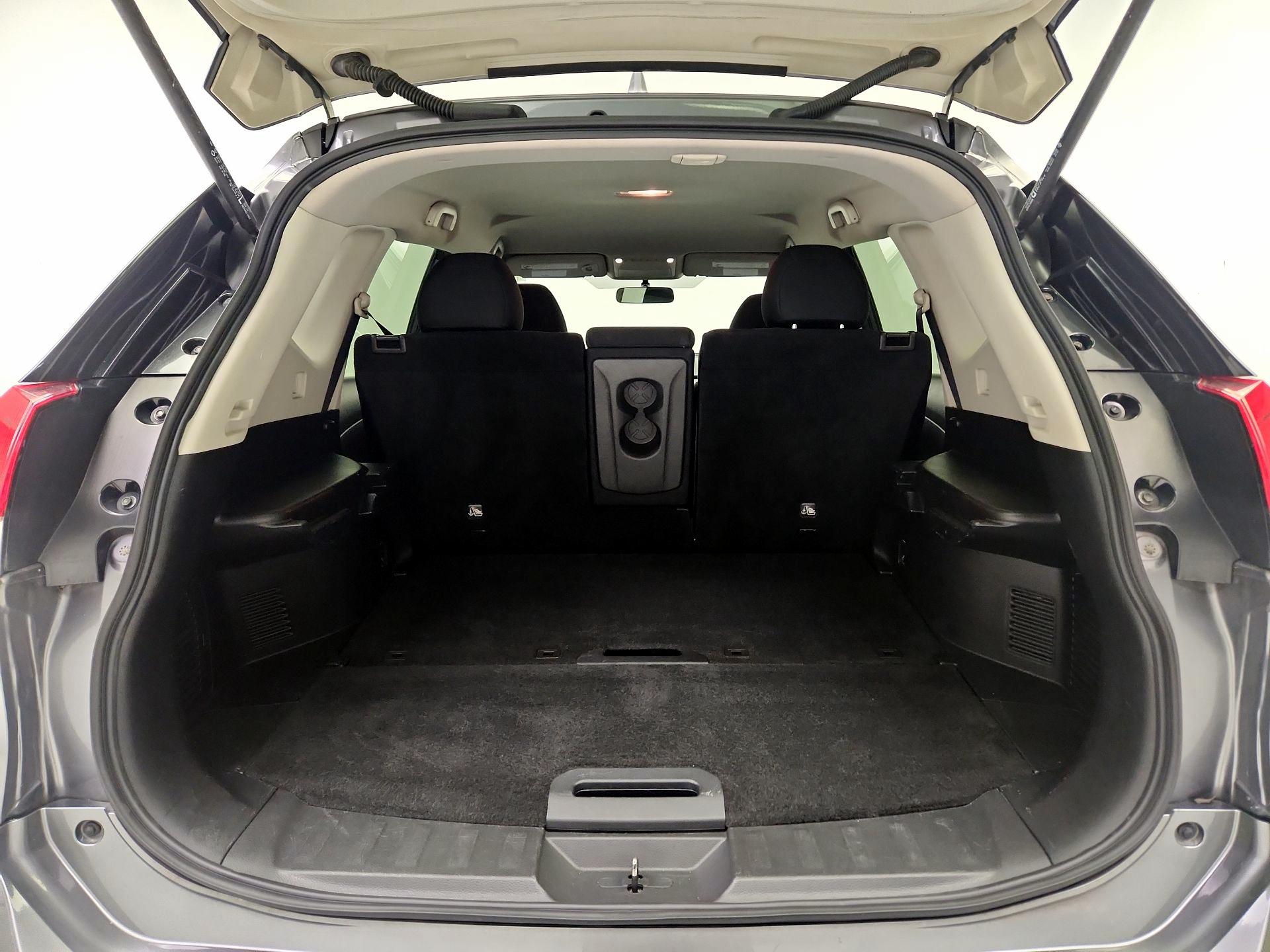 Thumbnail: 2017 Nissan Rogue - 20