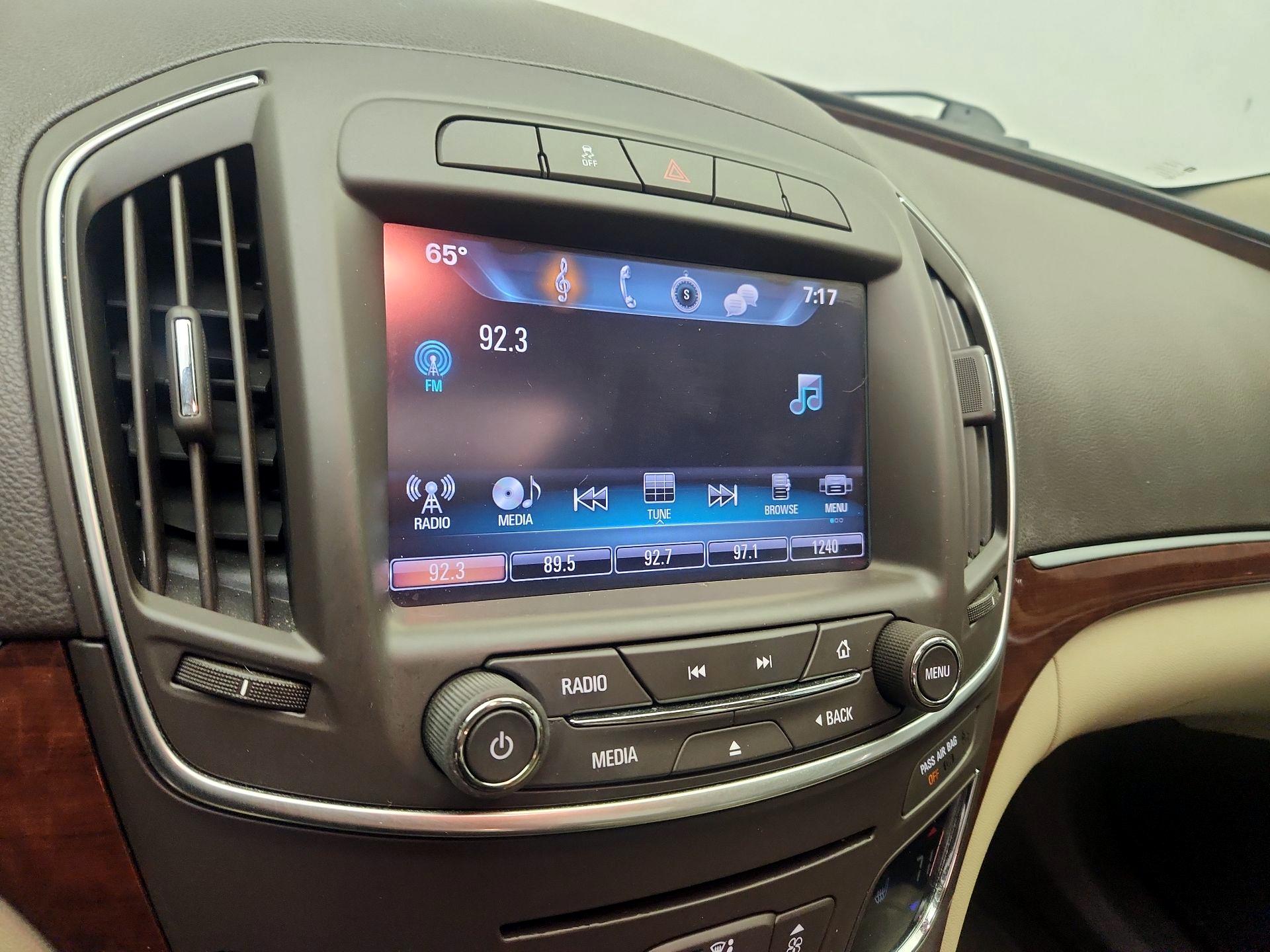 Thumbnail: 2016 Buick Regal - 16