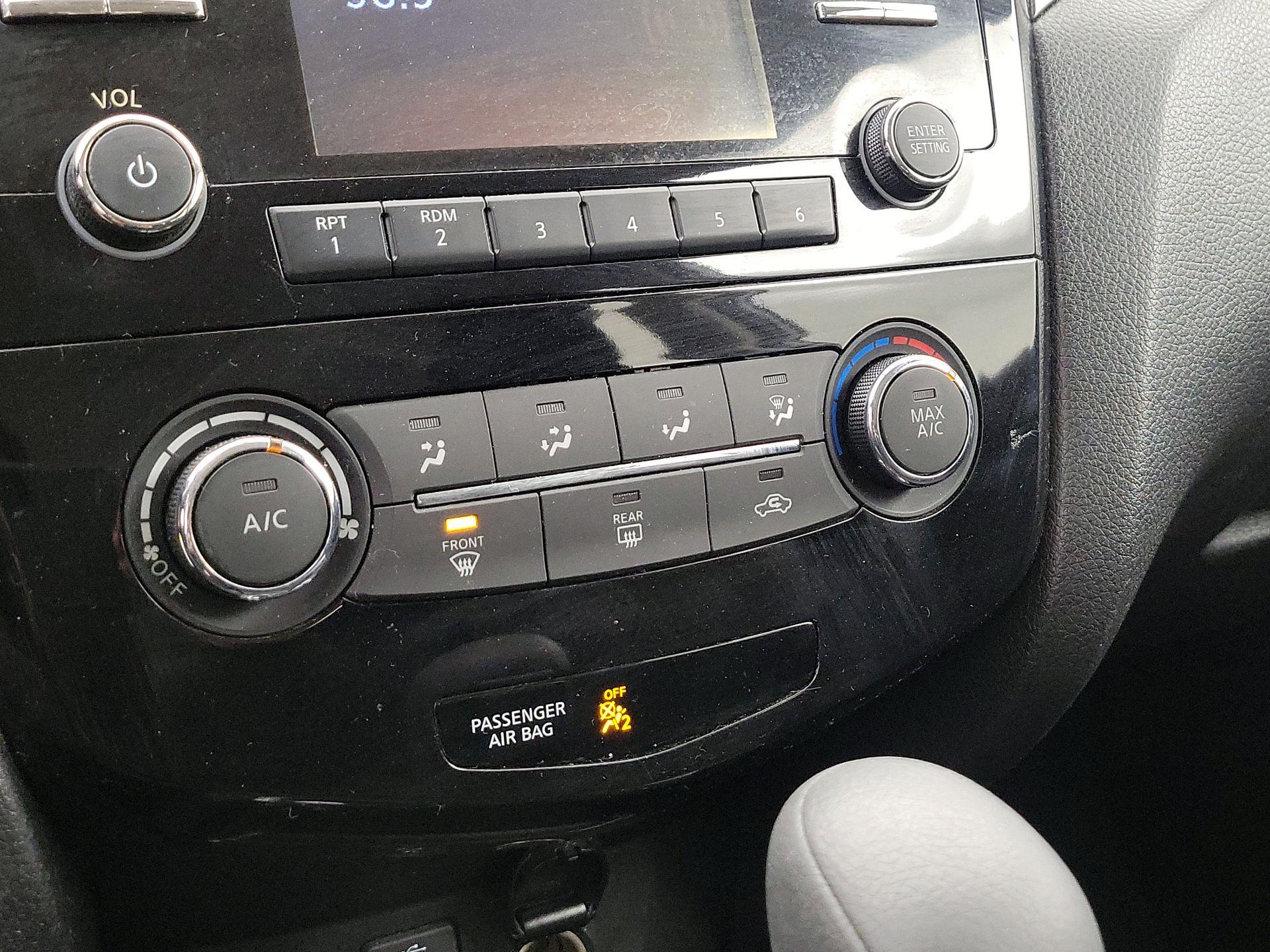 Thumbnail: 2016 Nissan Rogue - 16