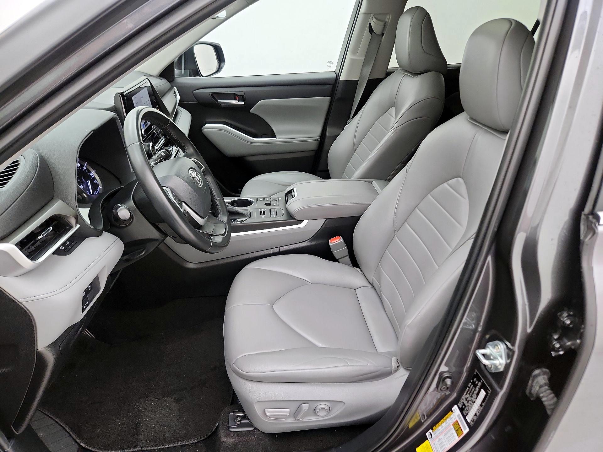 Thumbnail: 2023 Toyota Highlander - 11