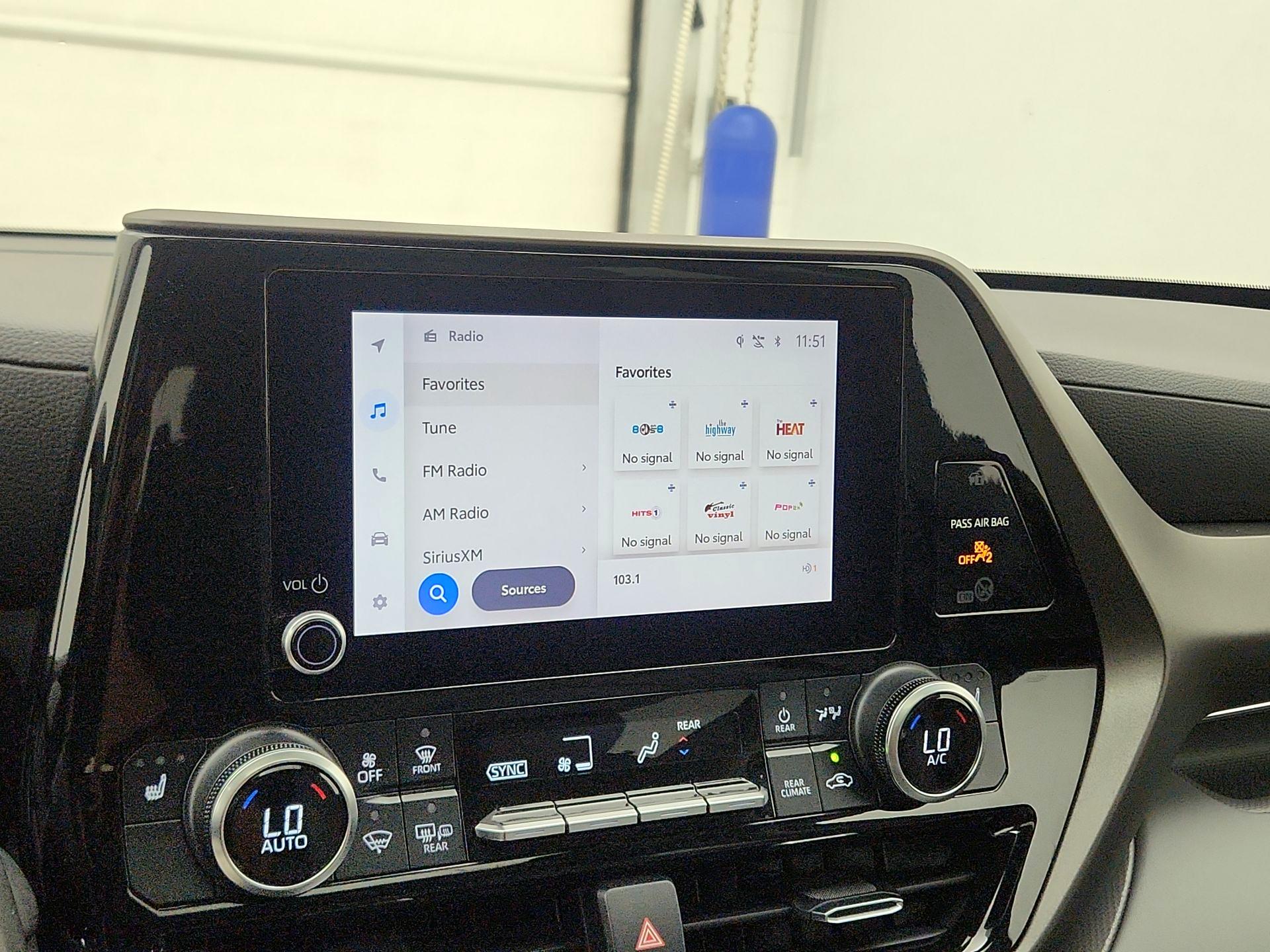 Thumbnail: 2023 Toyota Highlander - 15