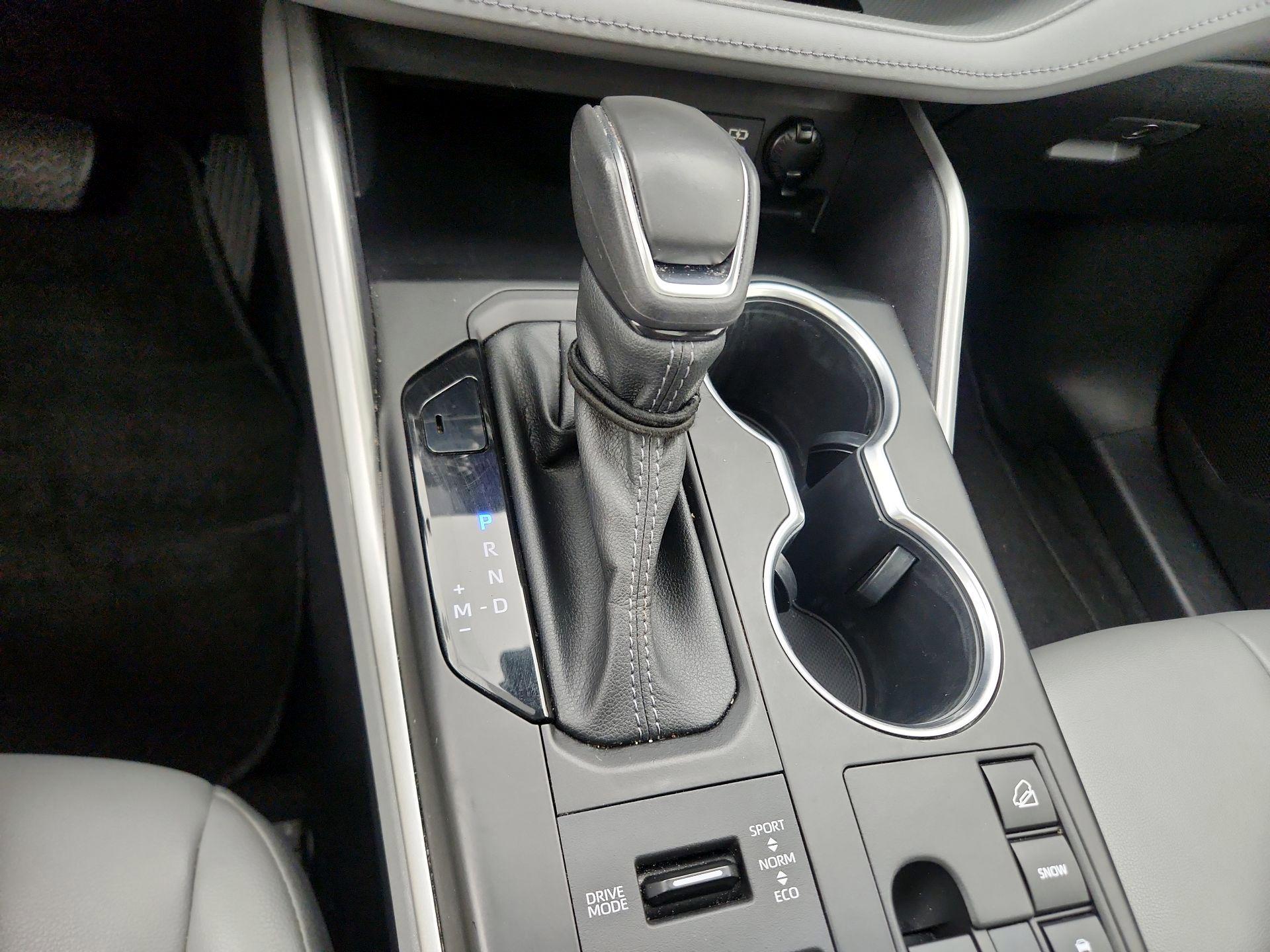 Thumbnail: 2023 Toyota Highlander - 17