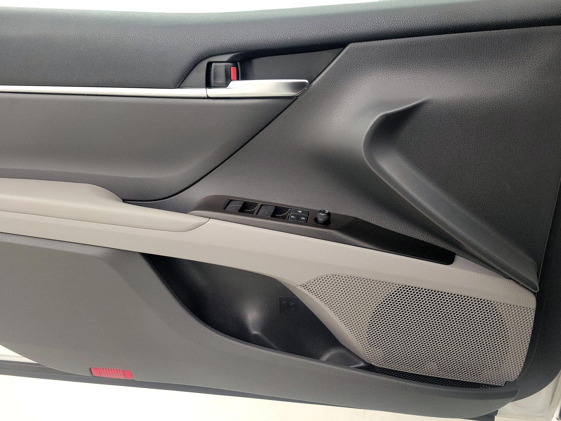 Thumbnail: 2021 Toyota Camry - 12